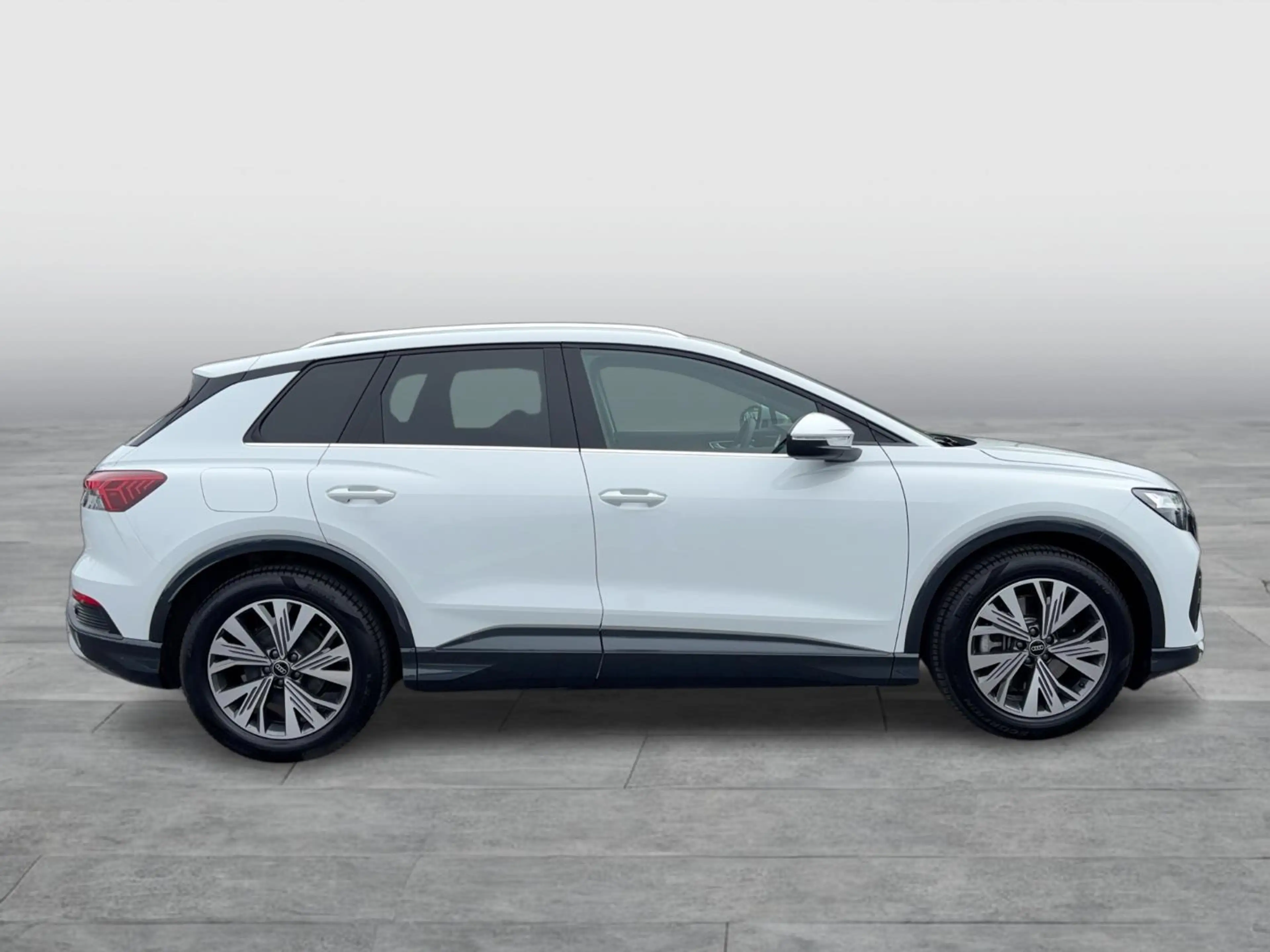 Audi Q4 e-tron 45 advanced LED Navi AHK SpSi ASI APS SHZ — photo 6