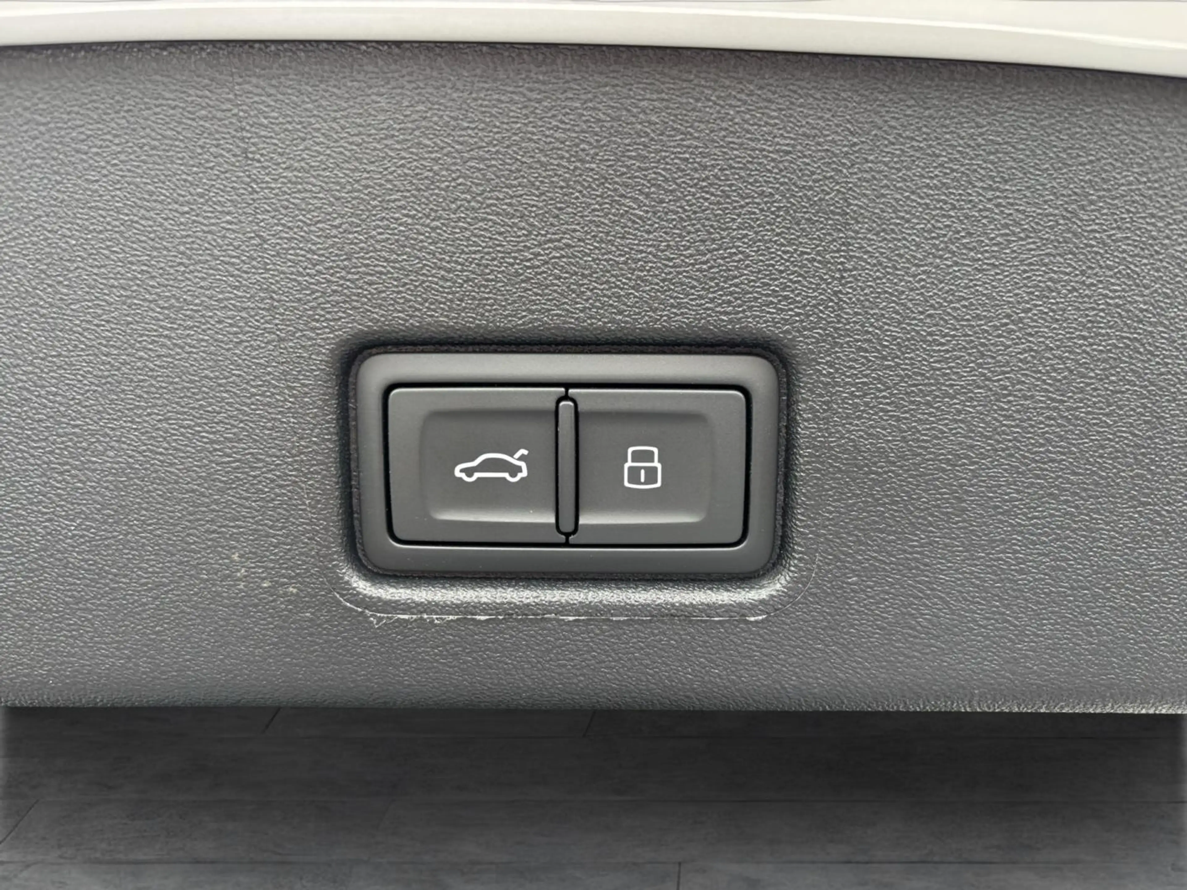 Audi Q4 e-tron 45 advanced LED Navi AHK SpSi ASI APS SHZ — photo 14