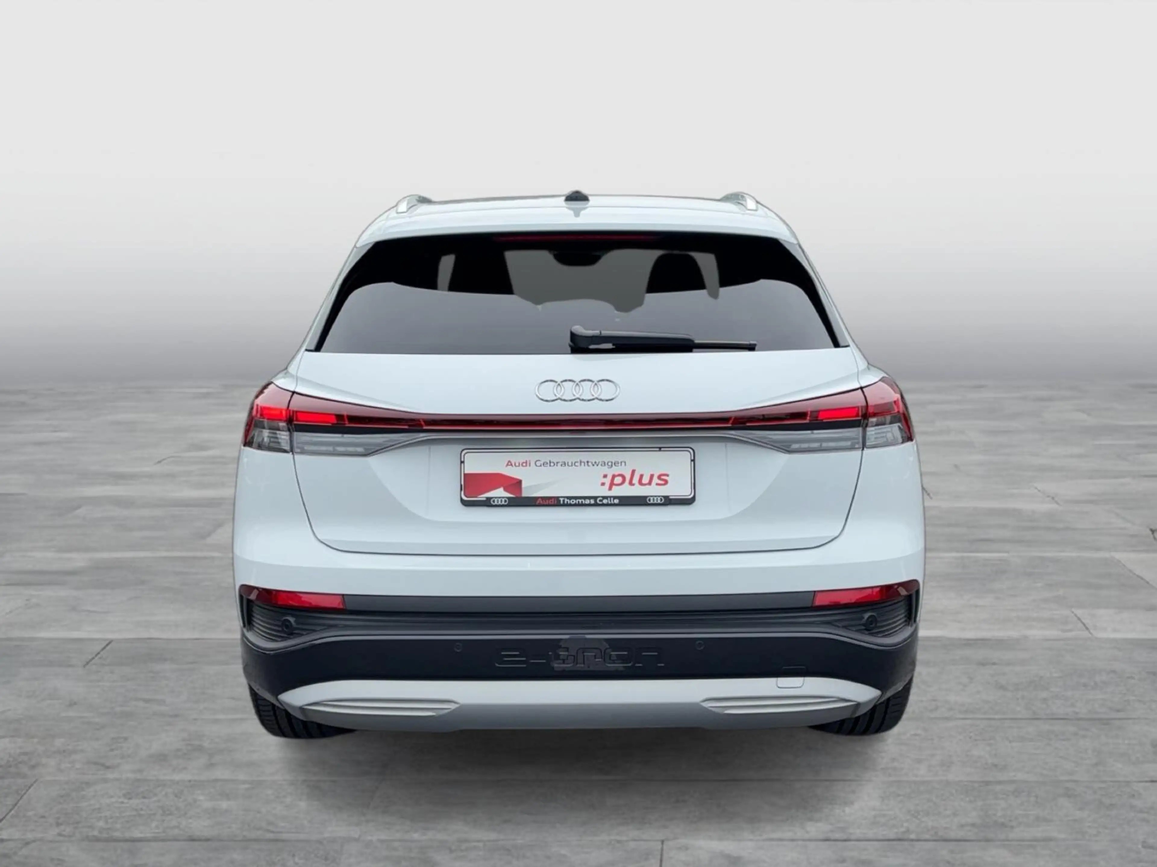 Audi Q4 e-tron 45 advanced LED Navi AHK SpSi ASI APS SHZ — photo 4