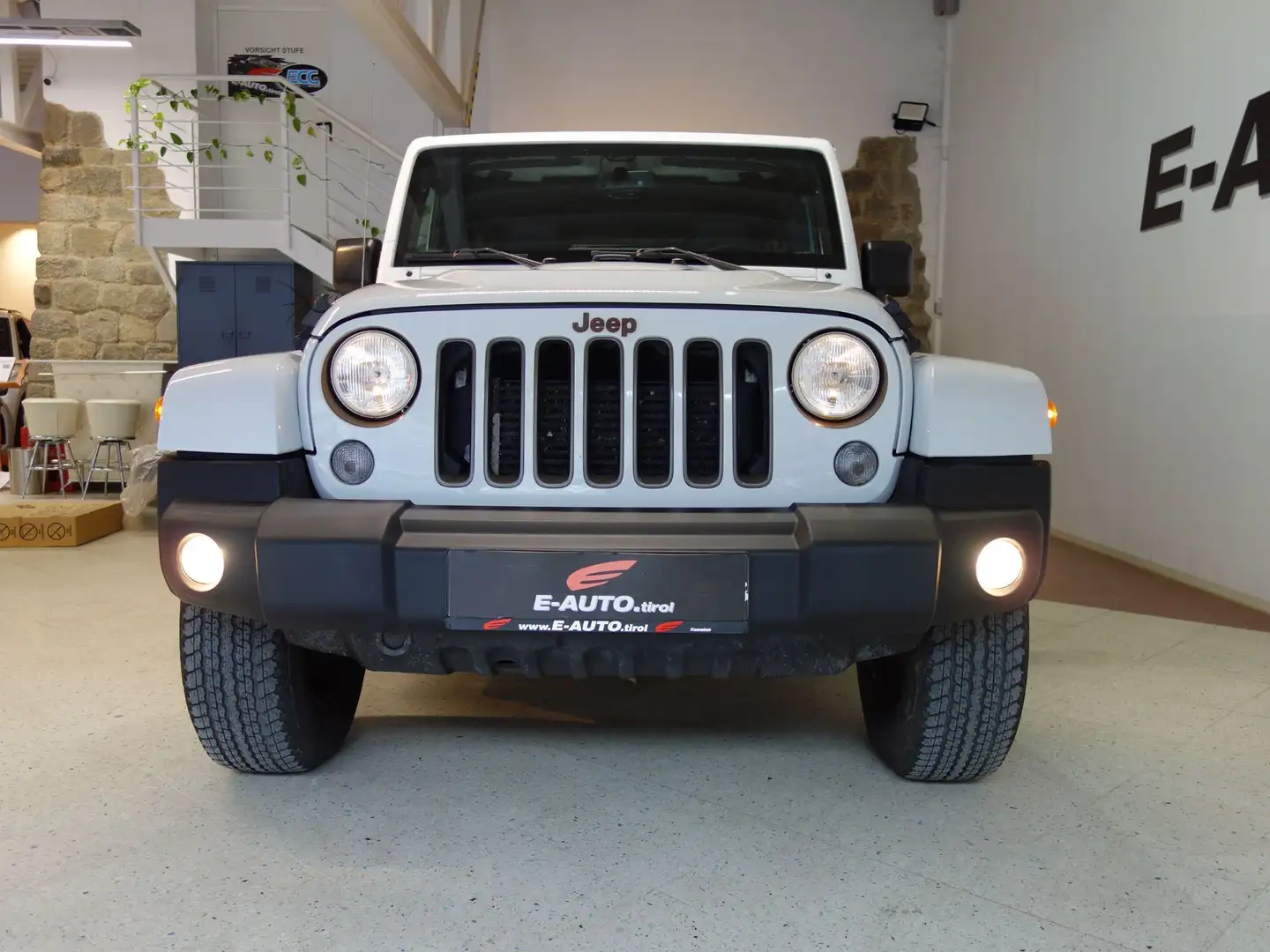 Jeep Wrangler Unlimited 75th Anniversary 2,8 CRD Aut. *SONDERMO Weiß - 2