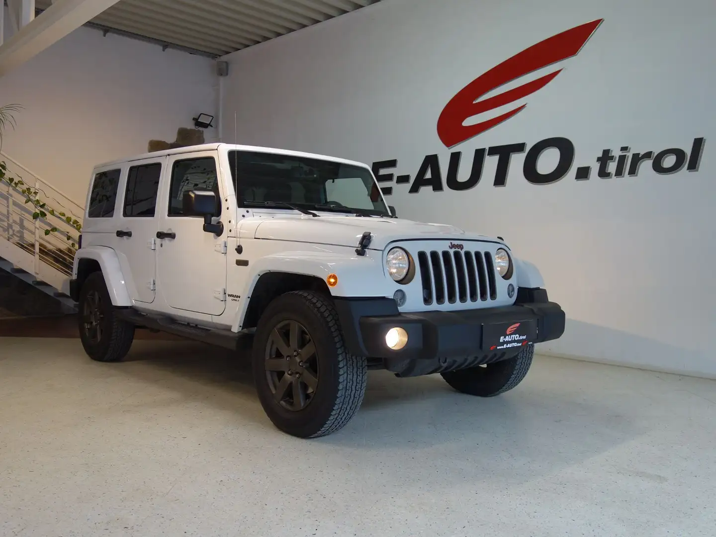 Jeep Wrangler Unlimited 75th Anniversary 2,8 CRD Aut. *SONDERMO Weiß - 1