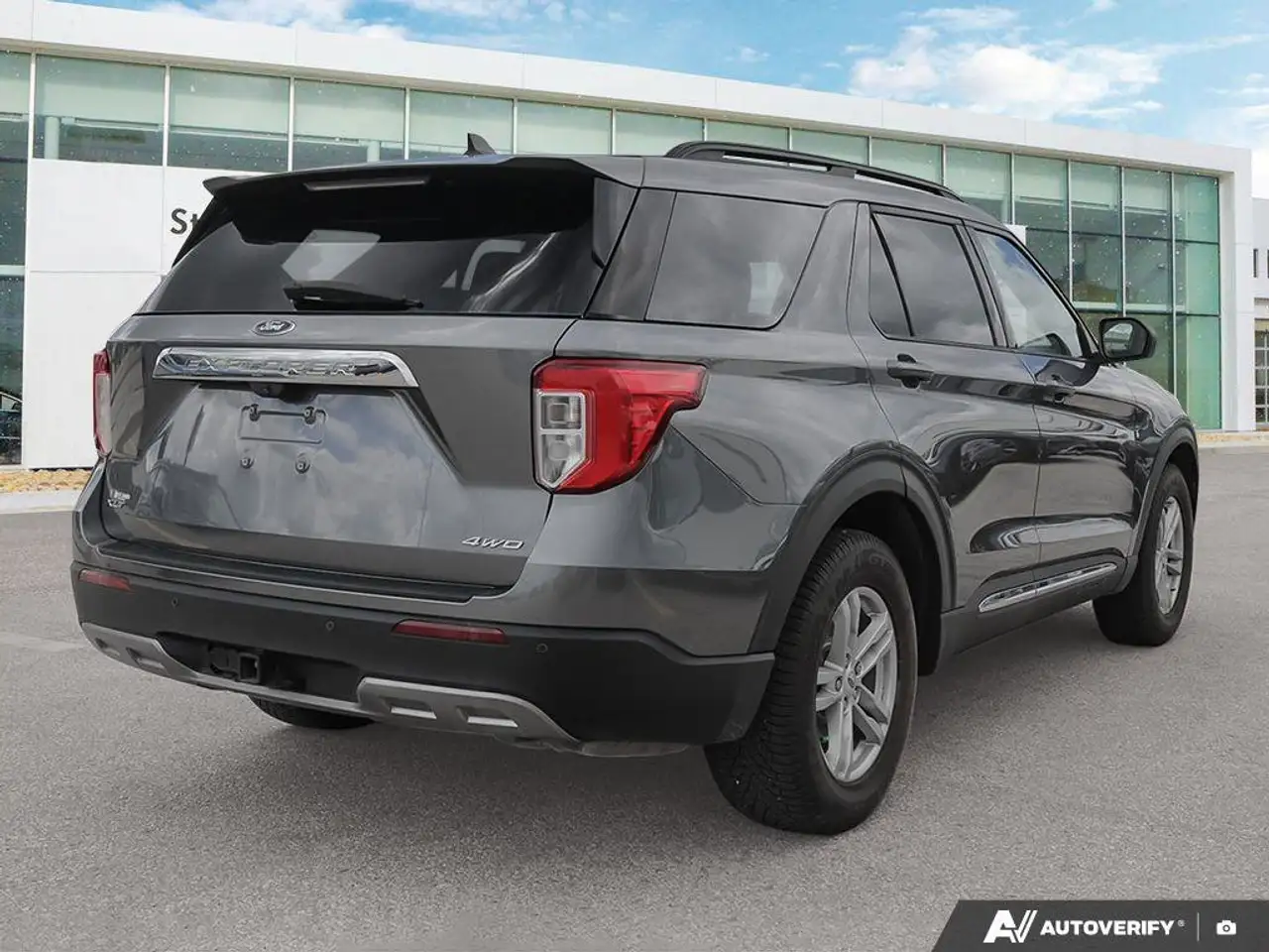 Ford Explorer photo Ford Explorer