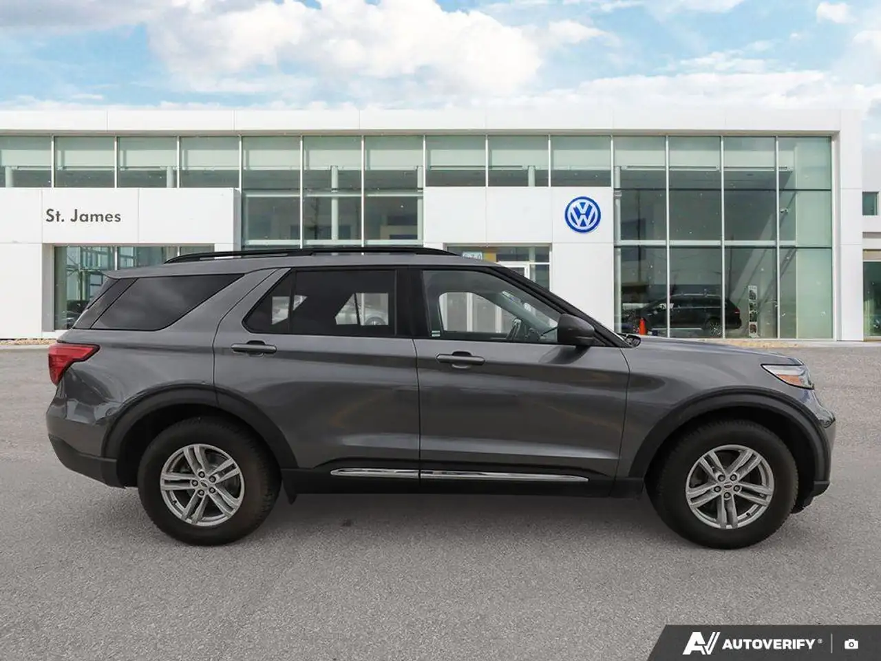 Ford Explorer photo Ford Explorer