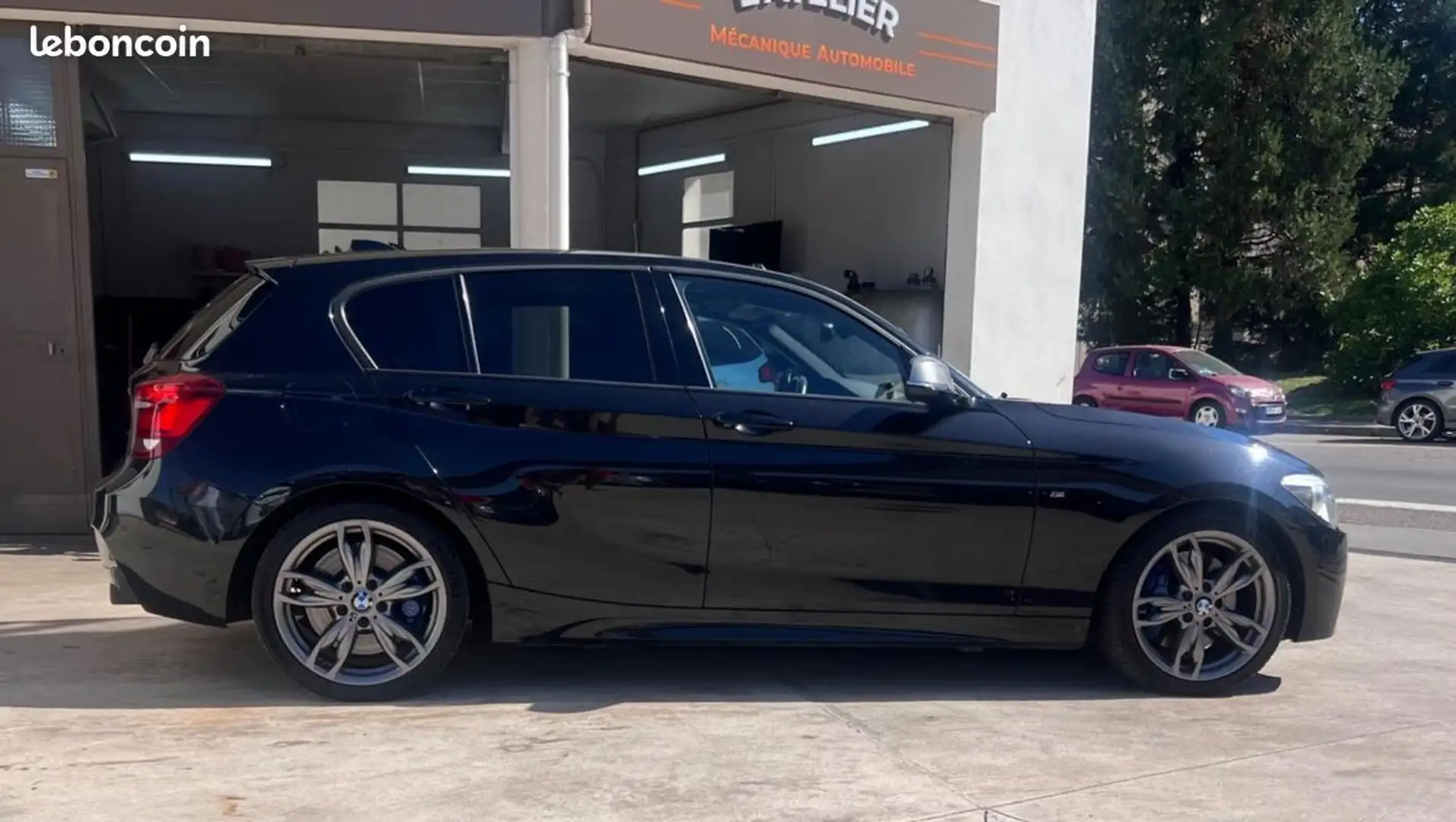 BMW 320 (F20) M135I 320 BVA8 5P %2B TOIT OUVRANT SIÈGES AV CHAUFFANTS CAMÉRA Zwart - 2