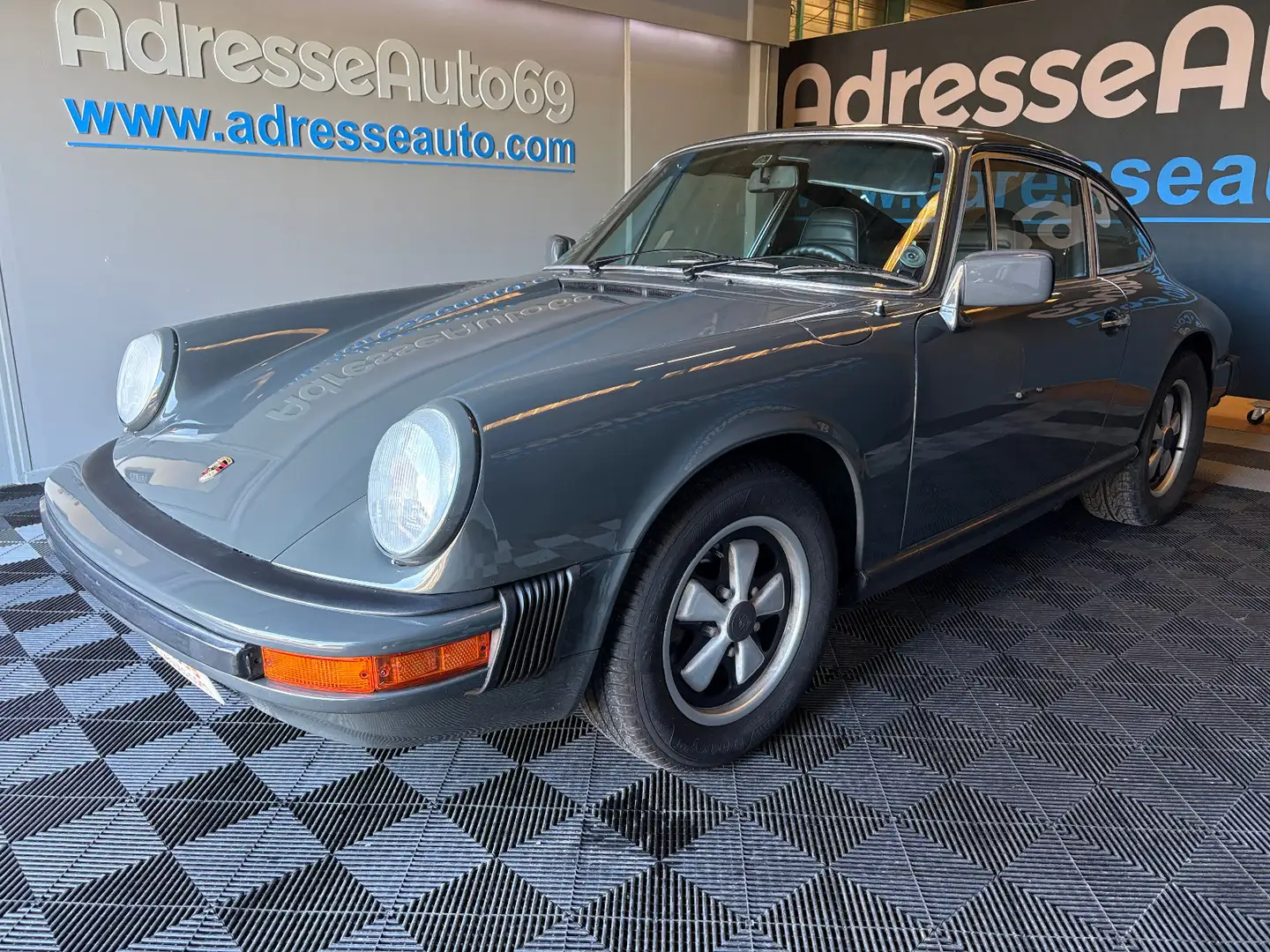 Porsche 911 2.7 S Grau - 2
