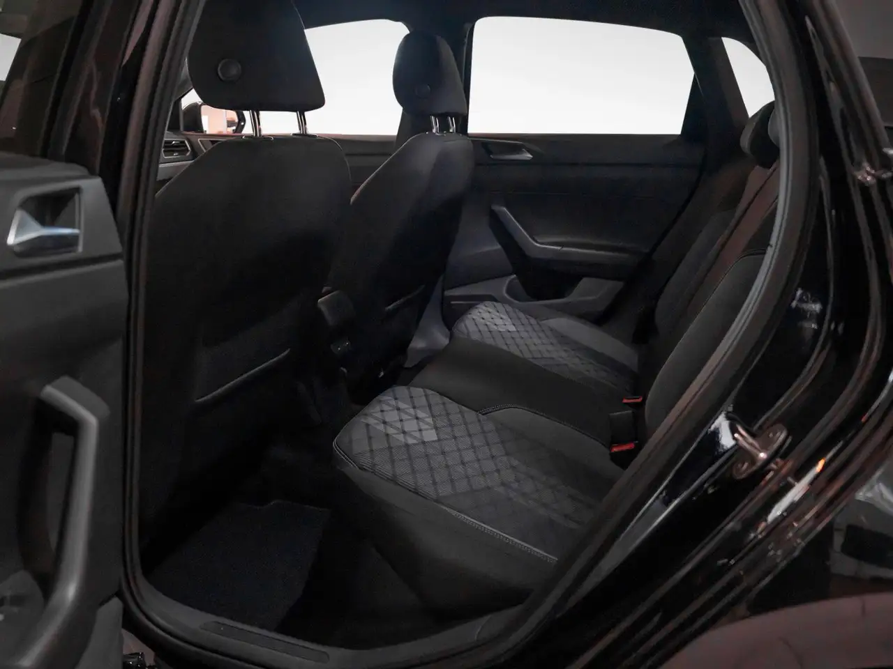 Volkswagen Polo R-Line 1.0 TSI DSG *WKR*RFK*Navi* 12