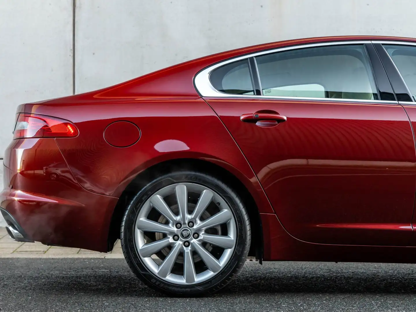 Jaguar XF XF 5.0 V8 Premium Lux. Rosso - 2