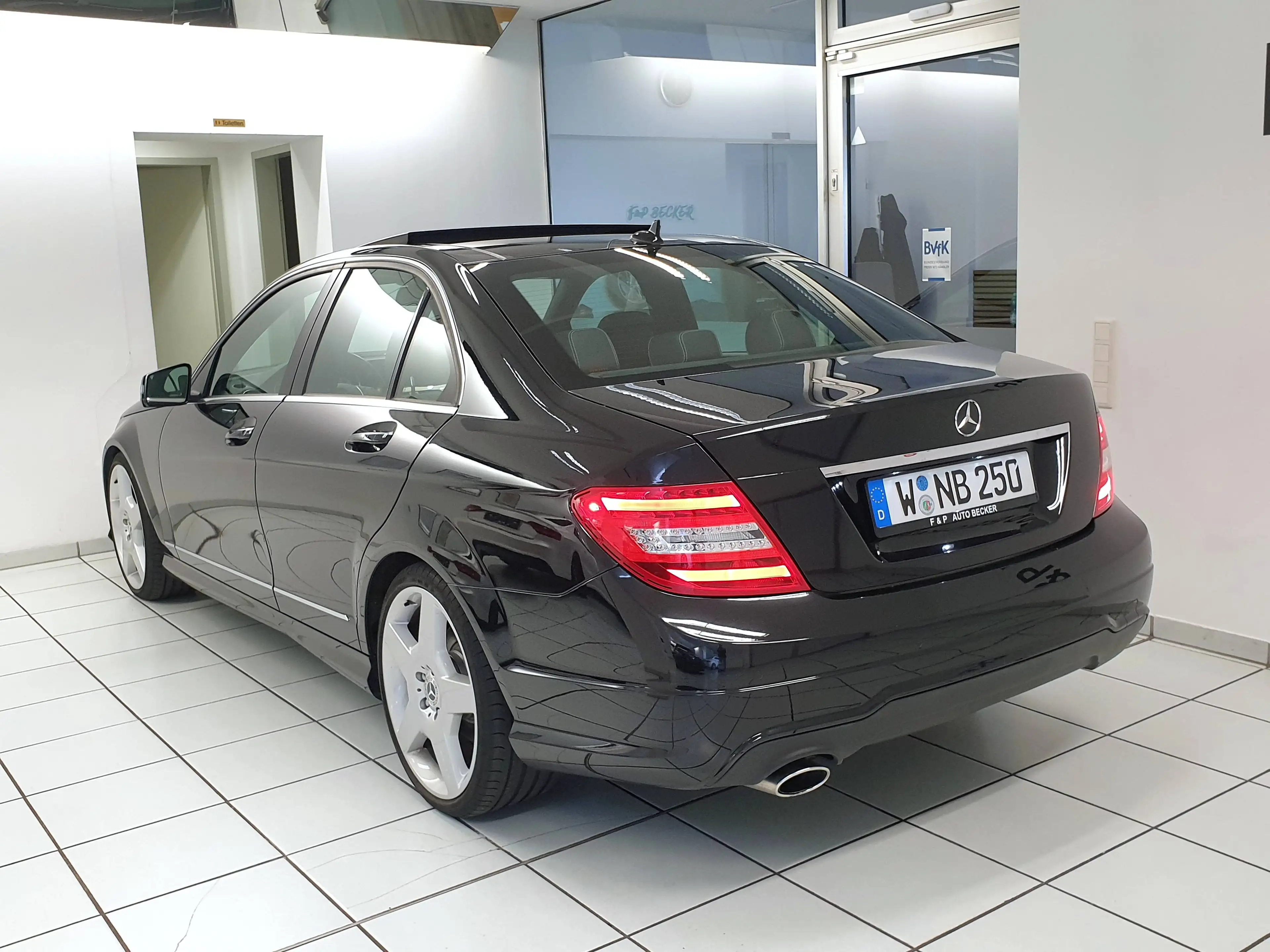 Mercedes-Benz C 250 C 250 CDI 4Matic 7G-TRONIC Avantgarde AMG LINE — photo 5