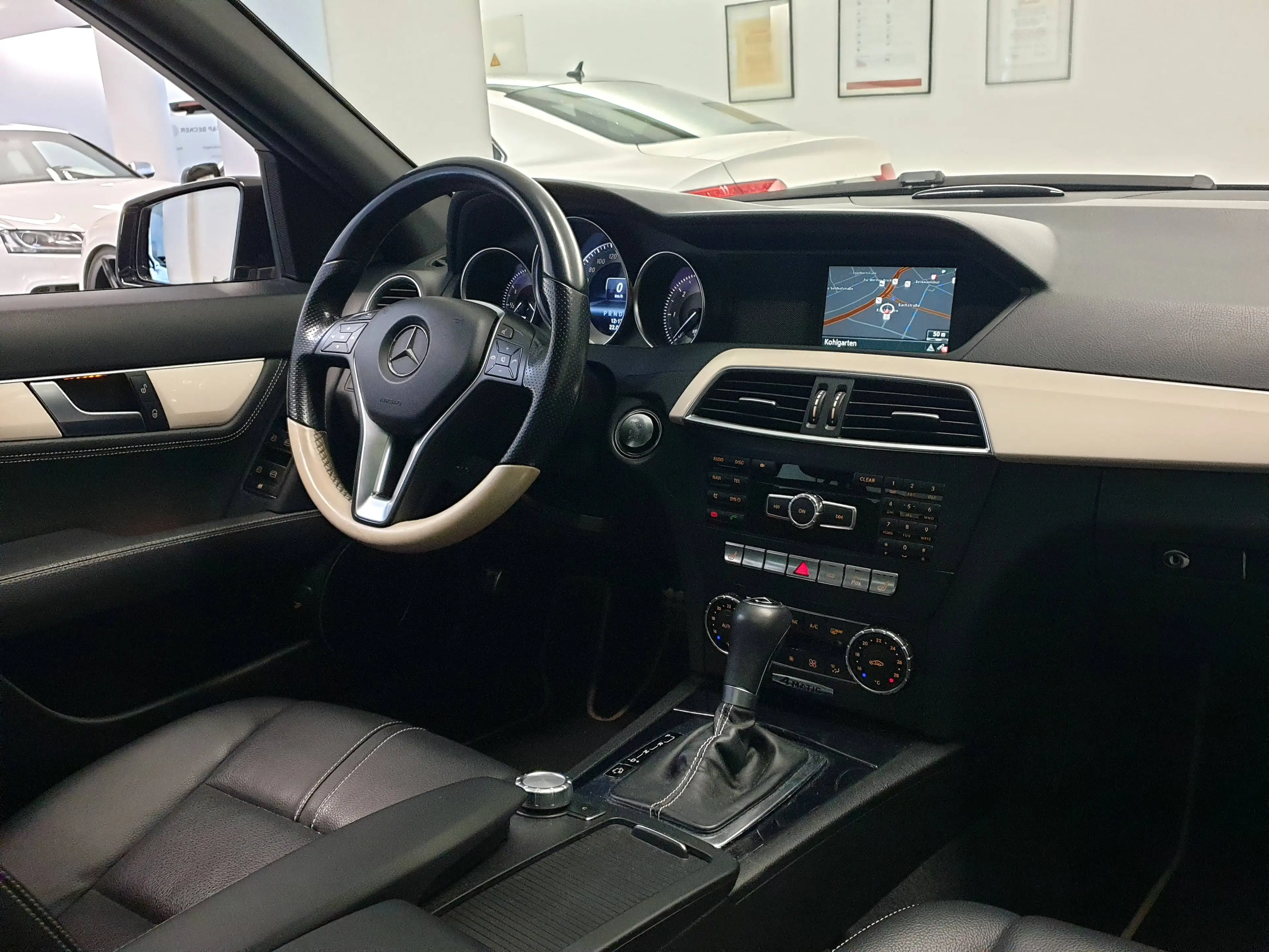 Mercedes-Benz C 250 C 250 CDI 4Matic 7G-TRONIC Avantgarde AMG LINE — photo 8