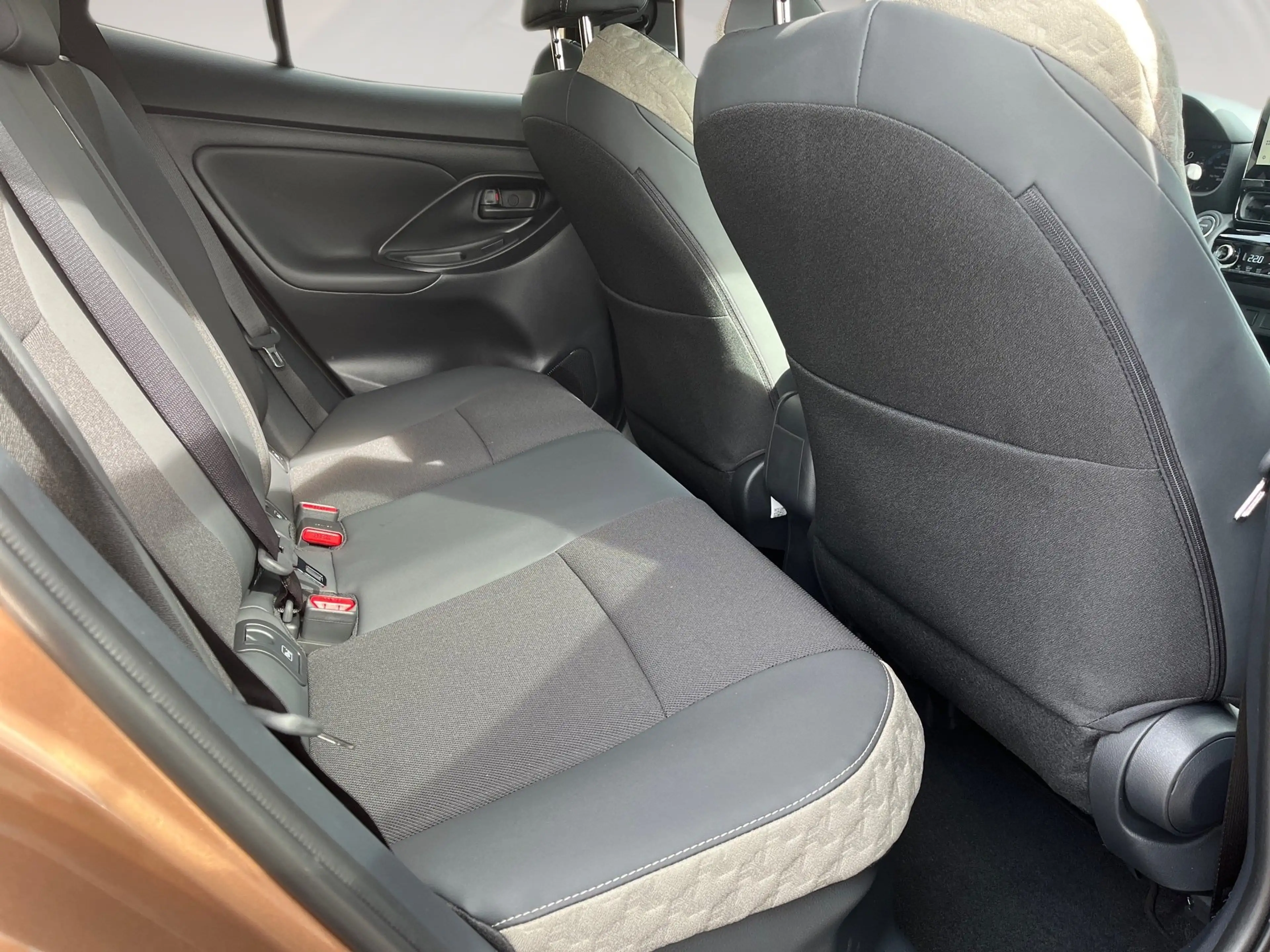 Toyota Yaris Cross Lounge 1.5 Hybrid Premium Paket — photo 13