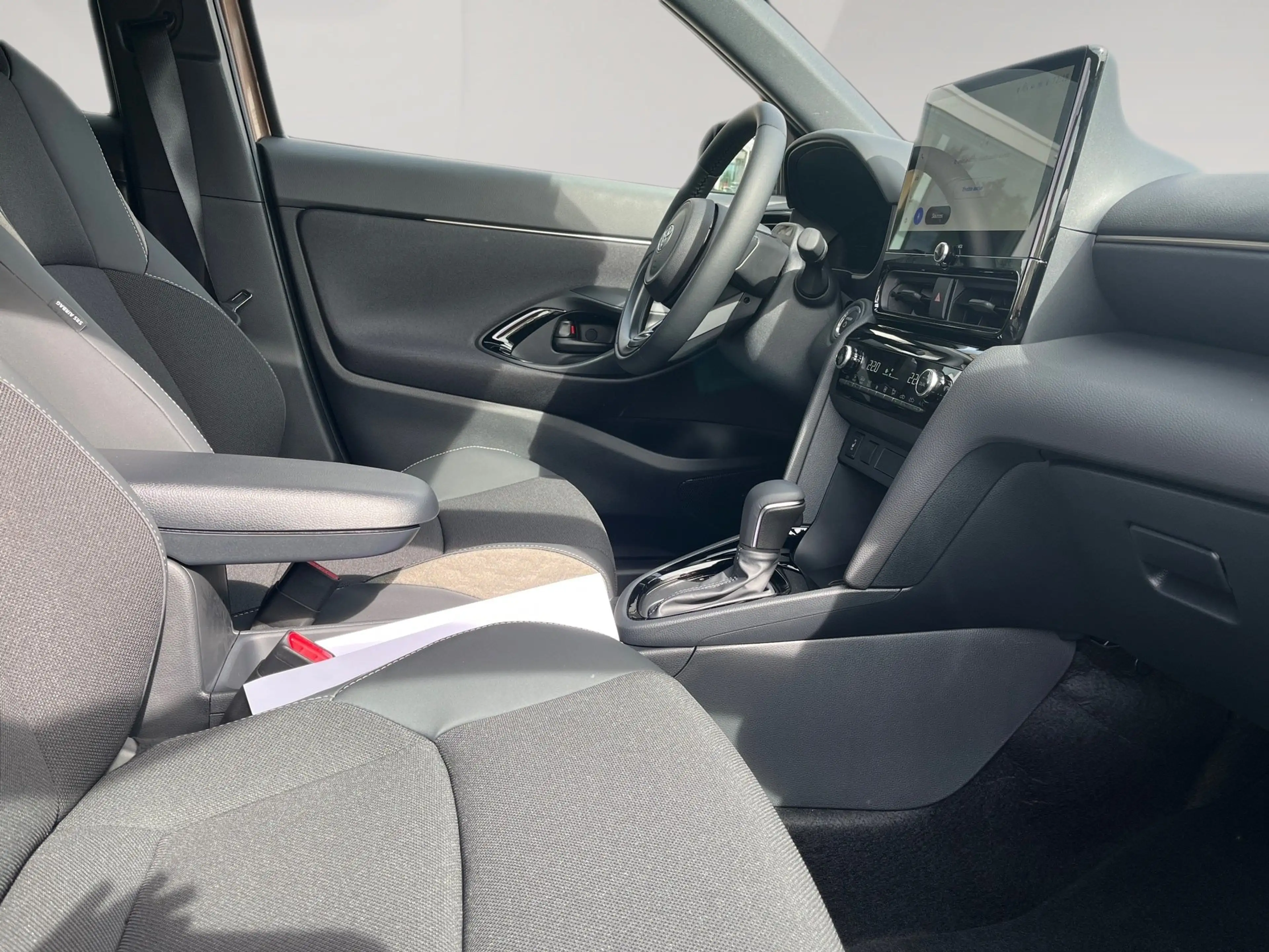 Toyota Yaris Cross Lounge 1.5 Hybrid Premium Paket — photo 14