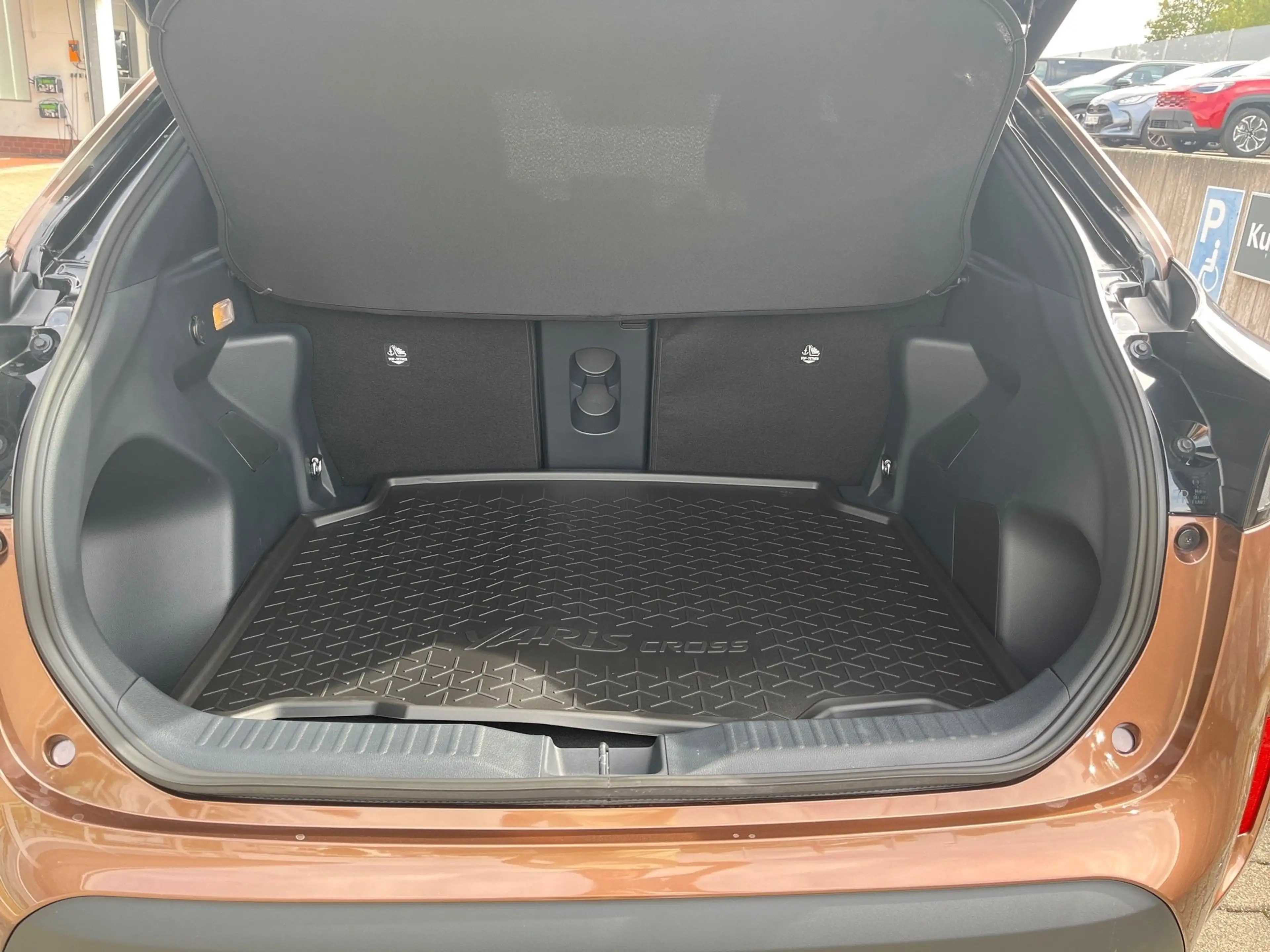 Toyota Yaris Cross Lounge 1.5 Hybrid Premium Paket — photo 12