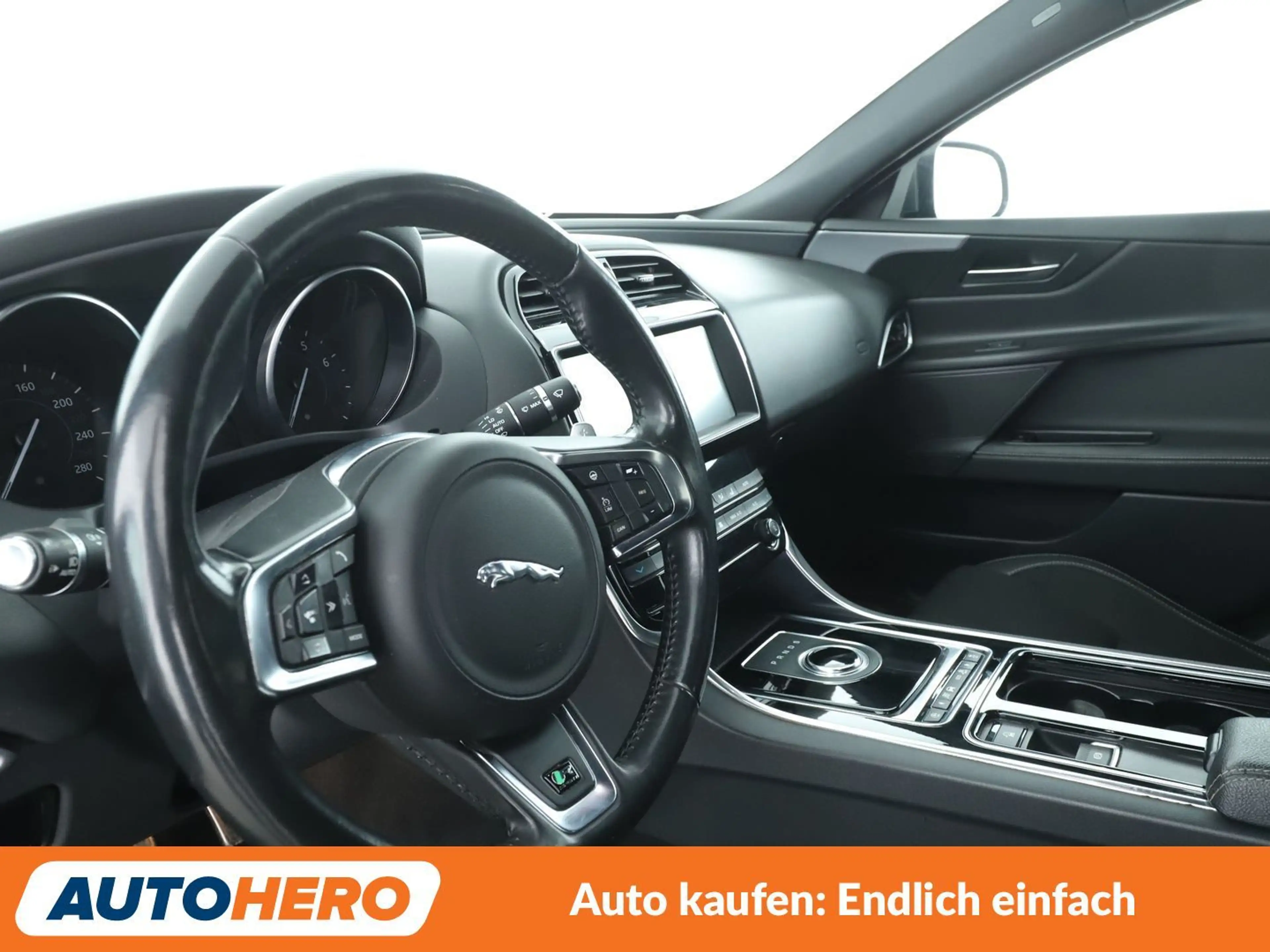 Jaguar XE 25t R-Sport Aut. *CAM*TEMPO*PDC*SHZ*XENON*NAVI* — photo 11