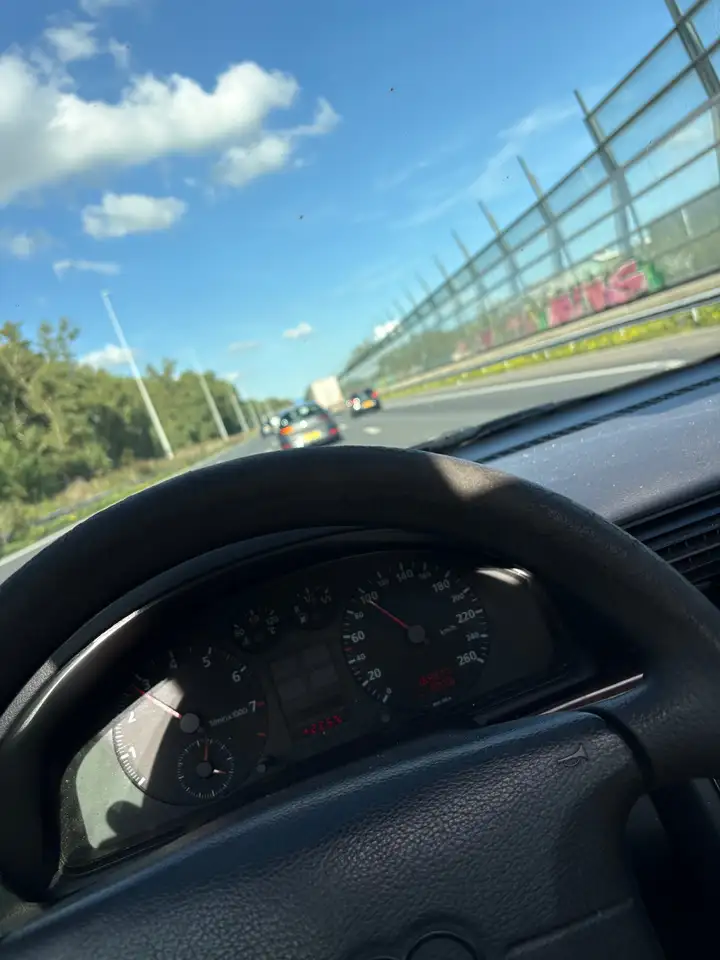 Audi A4 1.8 5V, foto 2