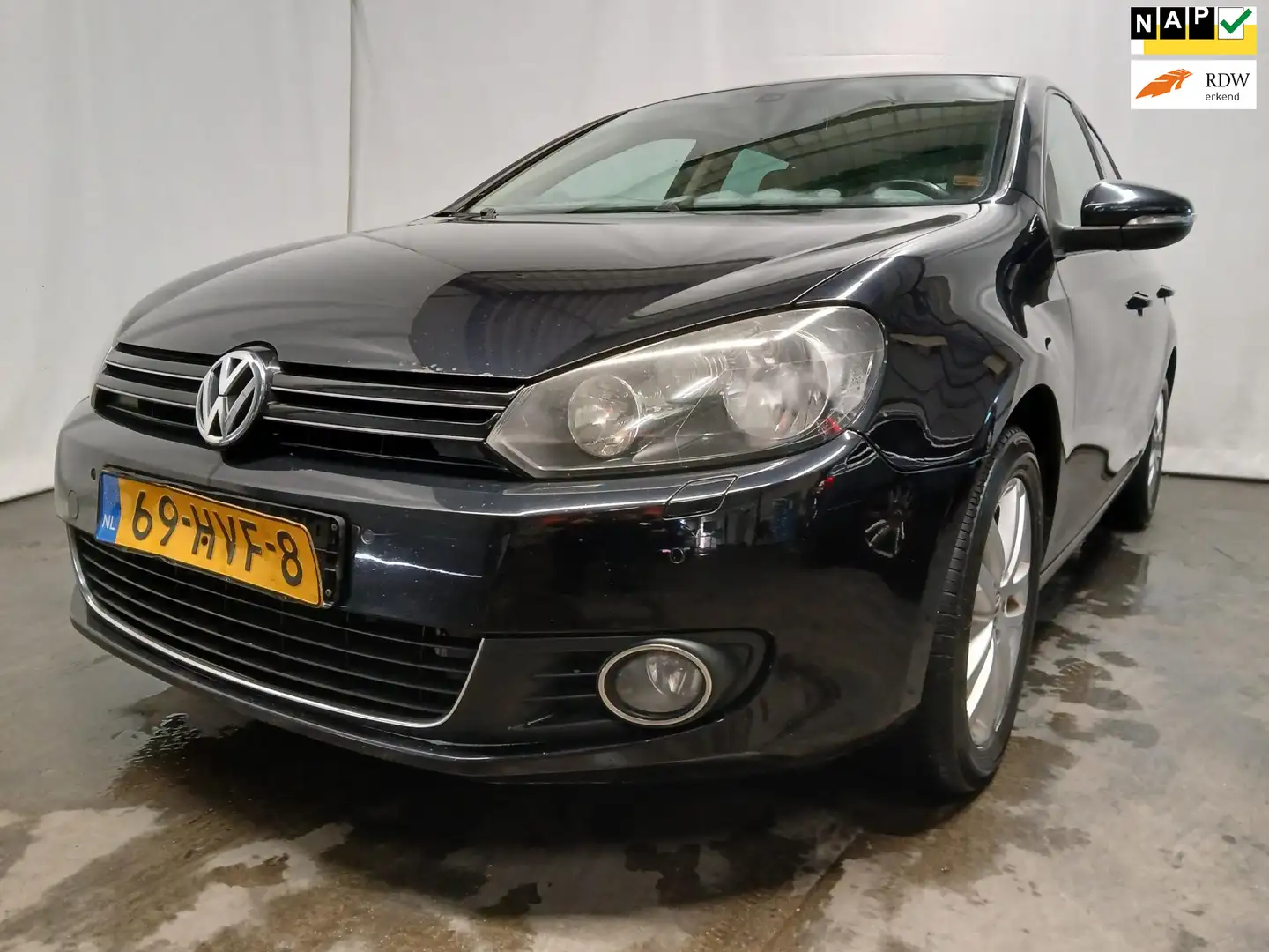 Volkswagen Golf 1.4 TSI Highline SCHADEAUTO!! Zwart - 1
