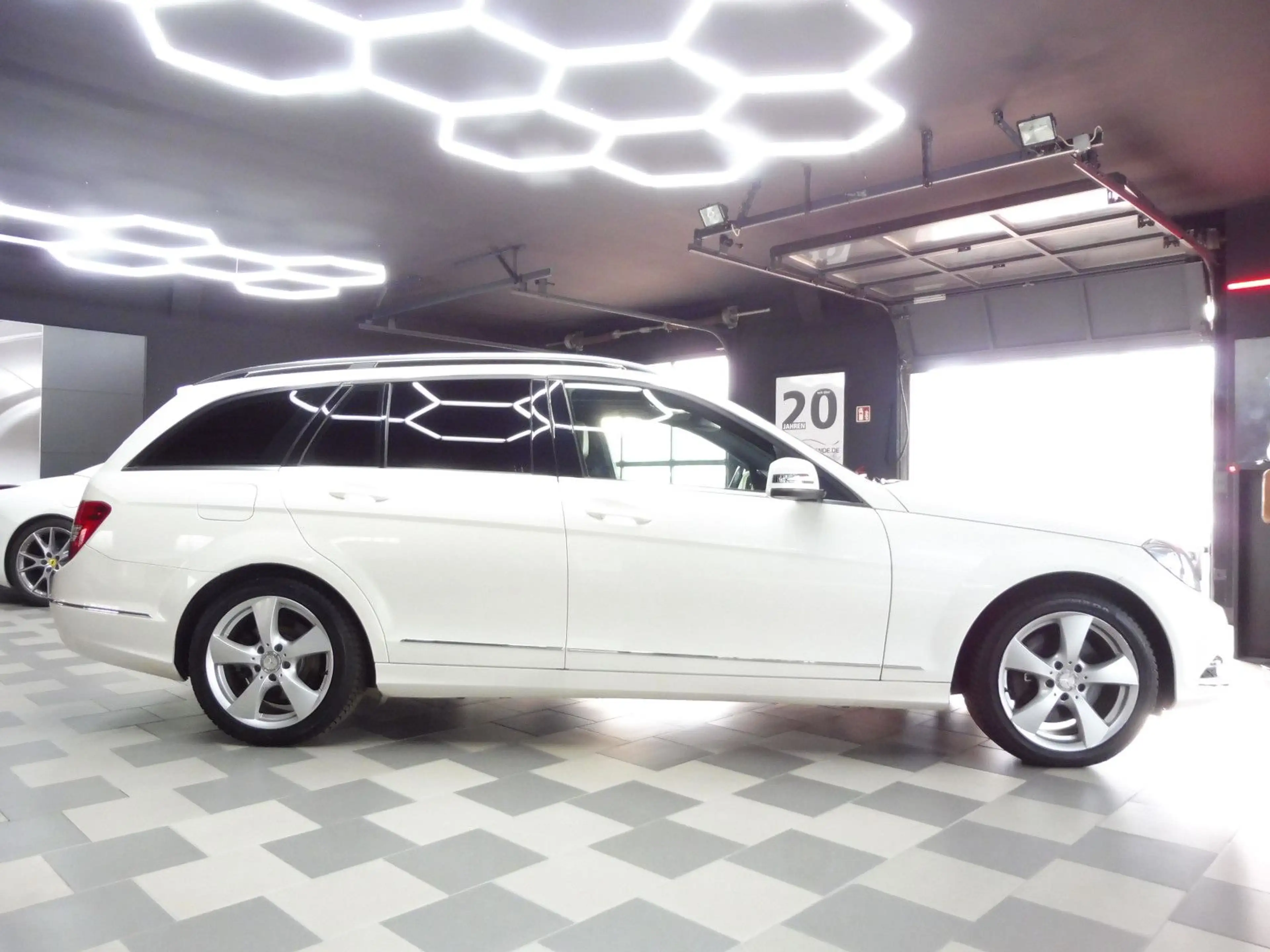 Mercedes-Benz C 350 CDI BlueEfficiency Pano/Xenon/Leder/H&K — photo 5
