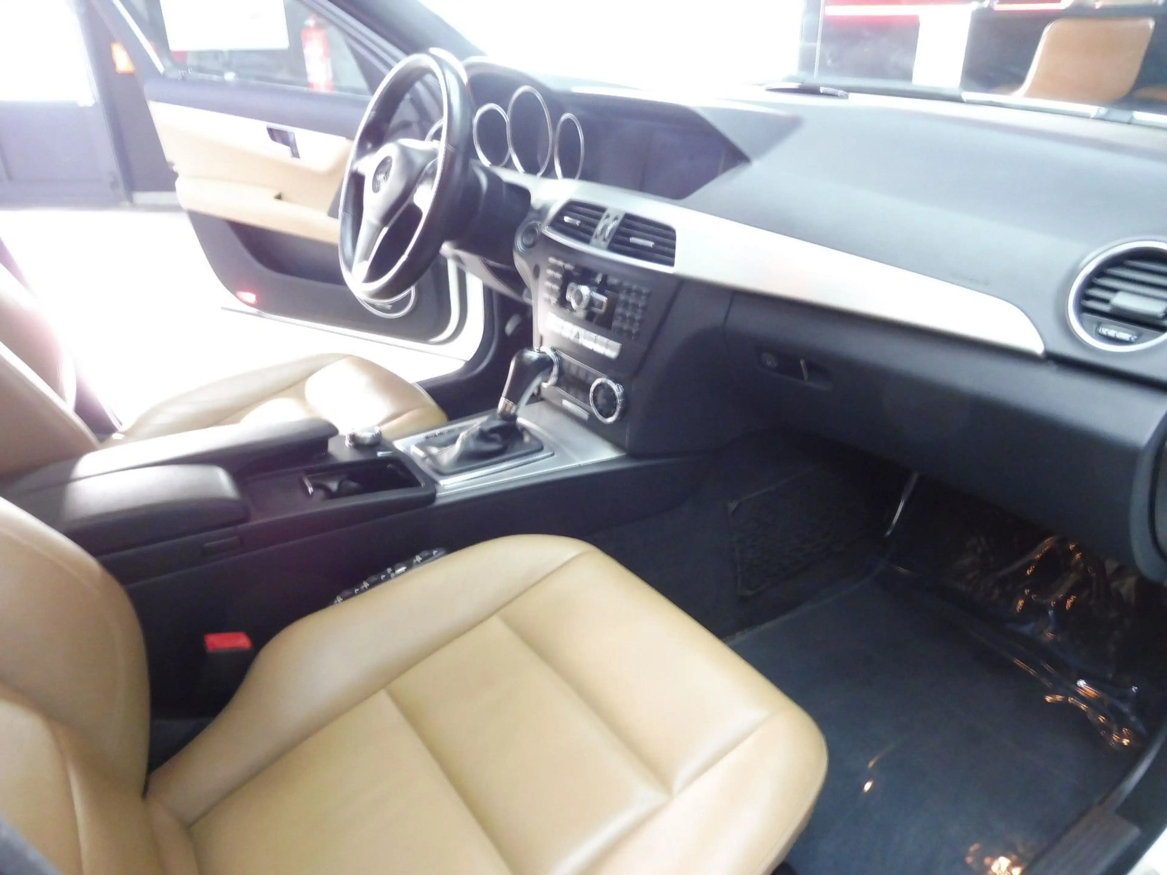 Mercedes-Benz C 350 CDI BlueEfficiency Pano/Xenon/Leder/H&K — photo 15