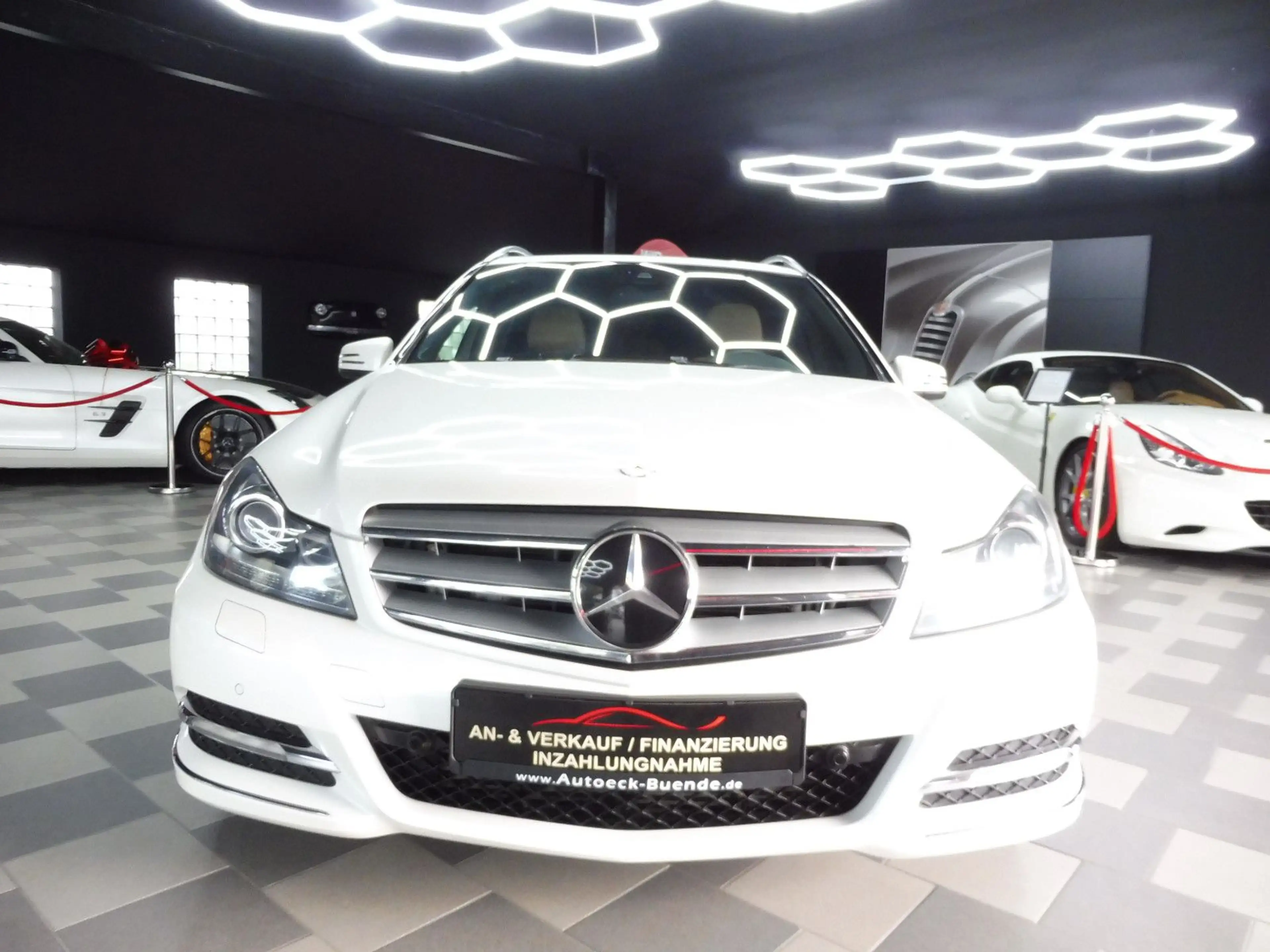 Mercedes-Benz C 350 CDI BlueEfficiency Pano/Xenon/Leder/H&K — photo 3