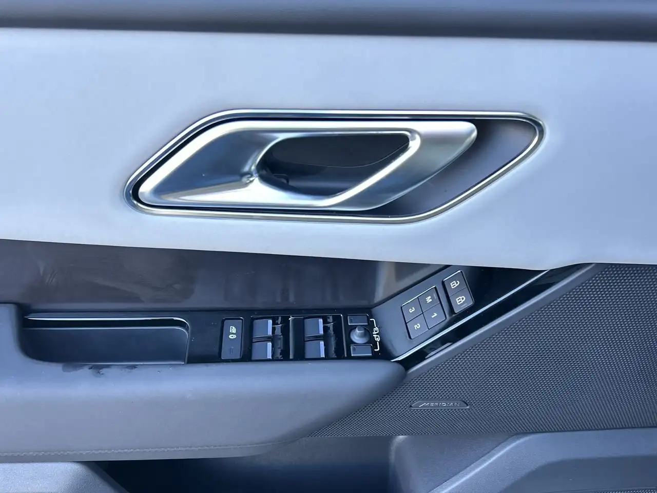 Land Rover Range Rover Velar снимка Land Rover Range Rover Velar