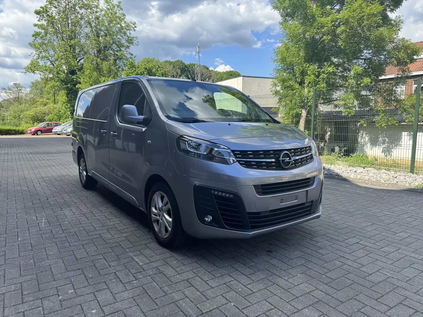 Opel Vivaro 2.0 D GARANTIE 12MOIS CARPASS C.T. CLIMAT. Grijs - 2