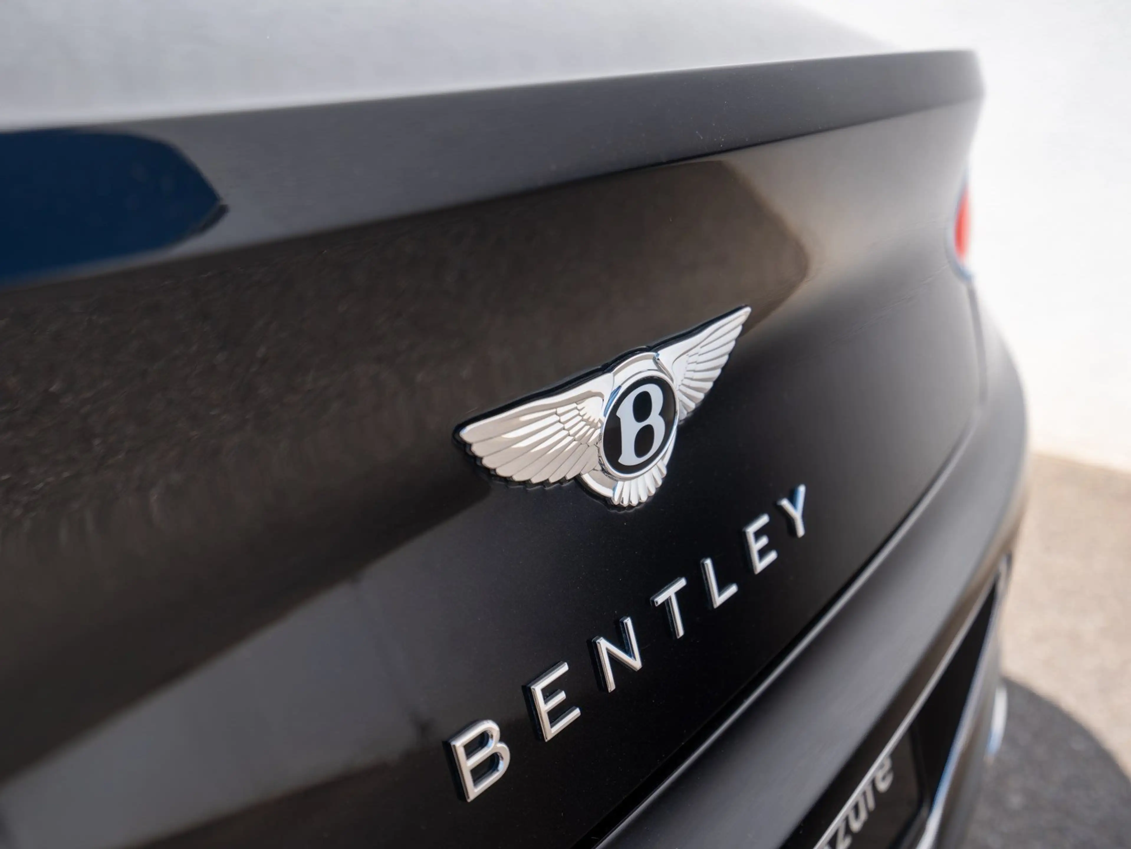 Bentley Continental GT Azure V8 — photo 14