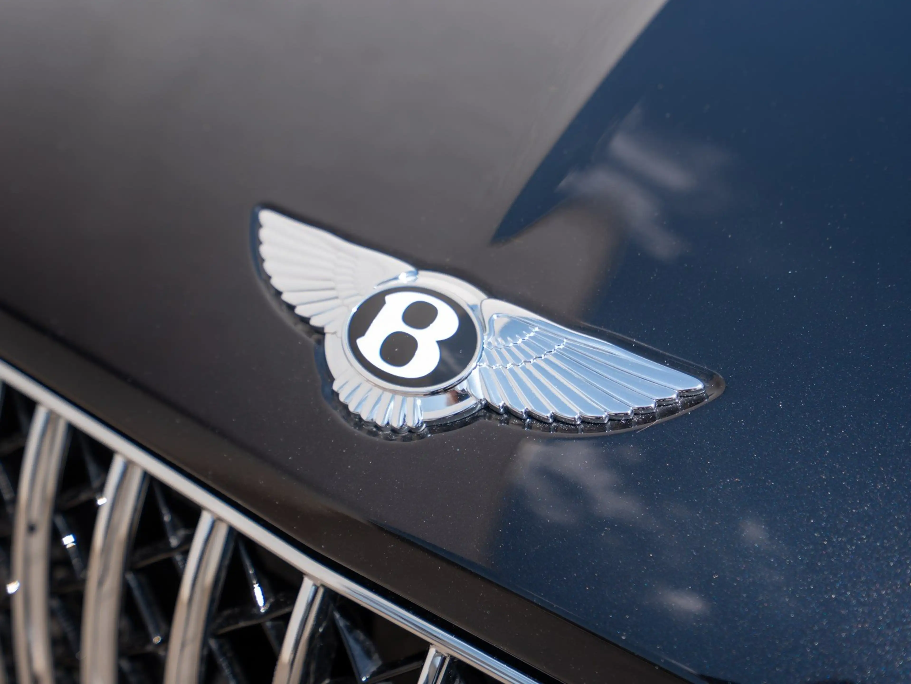 Bentley Continental GT Azure V8 — photo 11