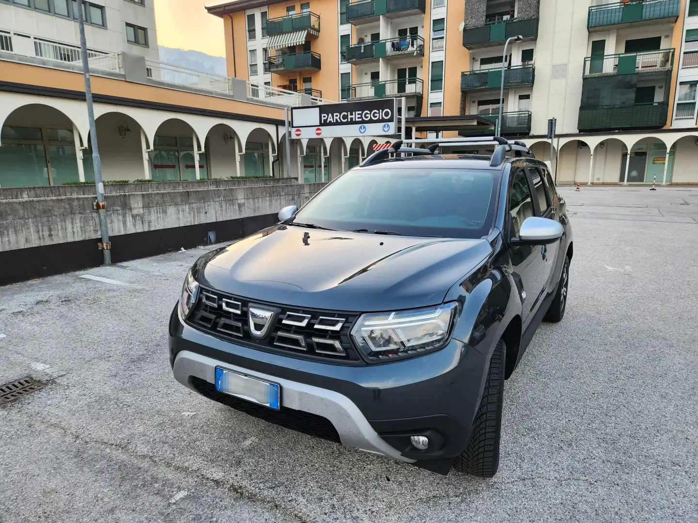 Dacia Duster Duster II 2021 1.0 tce Prestige up Gpl 4x2 100cv siva - 1