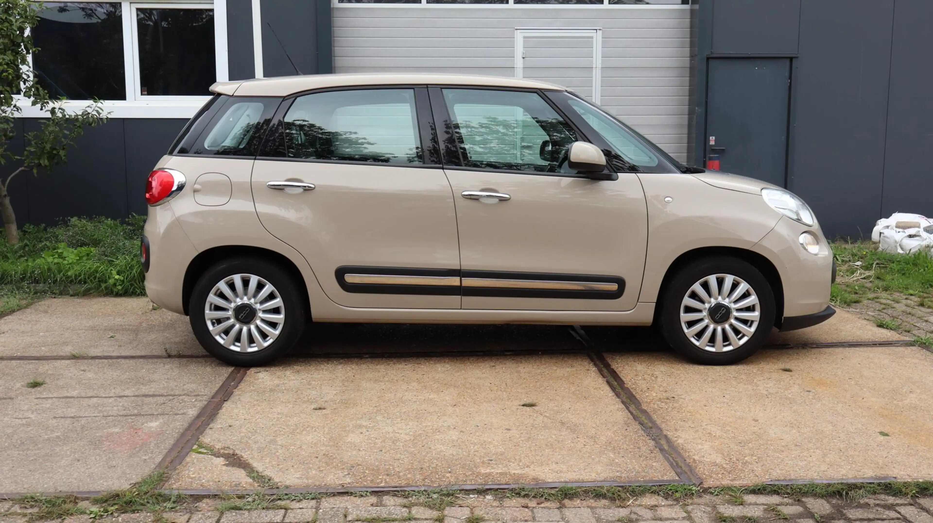 Fiat 500L 0.9 TwinAir Easy Eco — photo 4