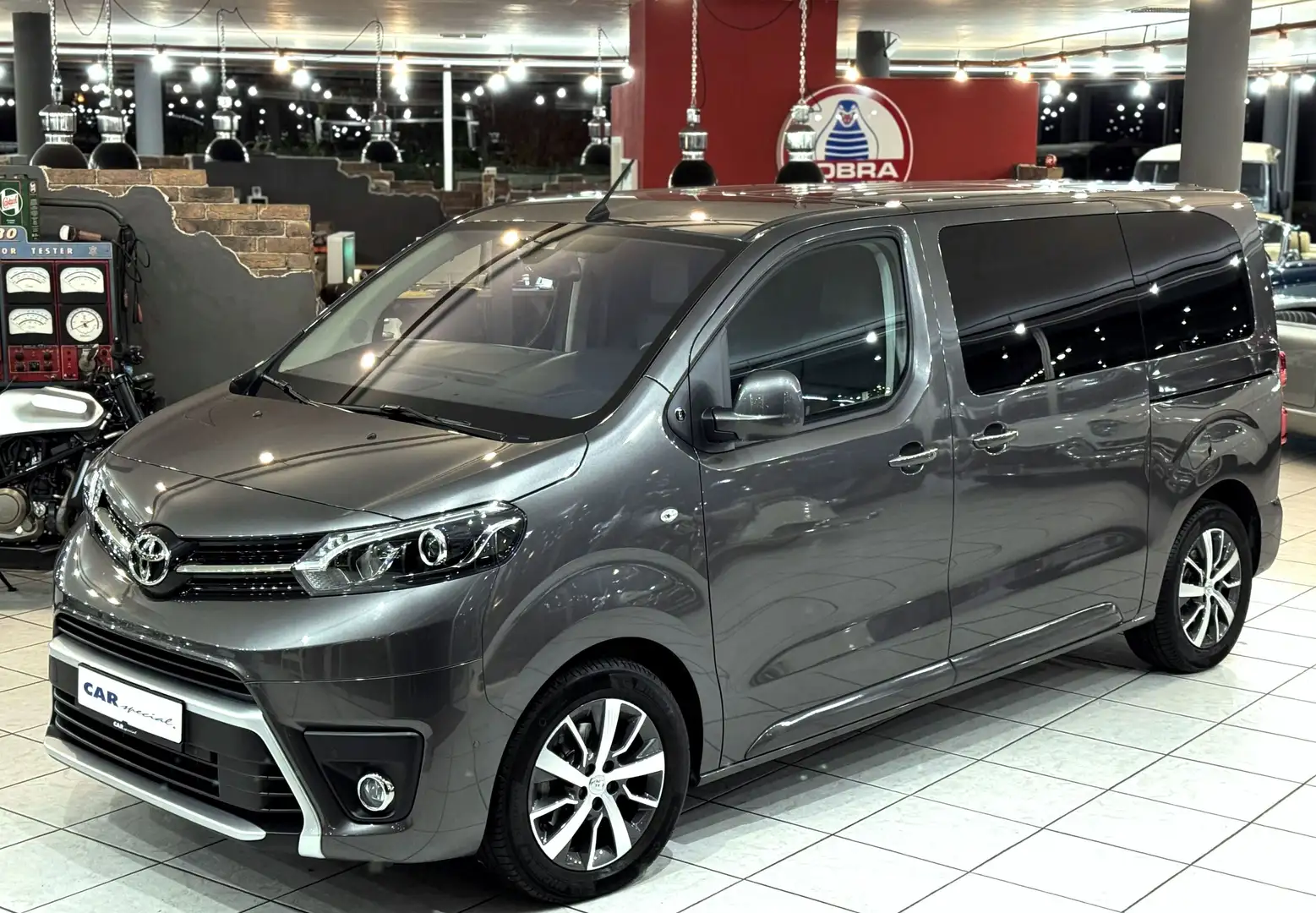 Toyota Proace Proace Team Deutschland Exklusiv Executive 8 Sitze Grau - 1