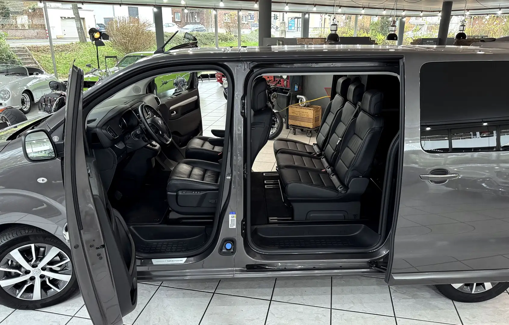 Toyota Proace Proace Team Deutschland Exklusiv Executive 8 Sitze Grau - 2