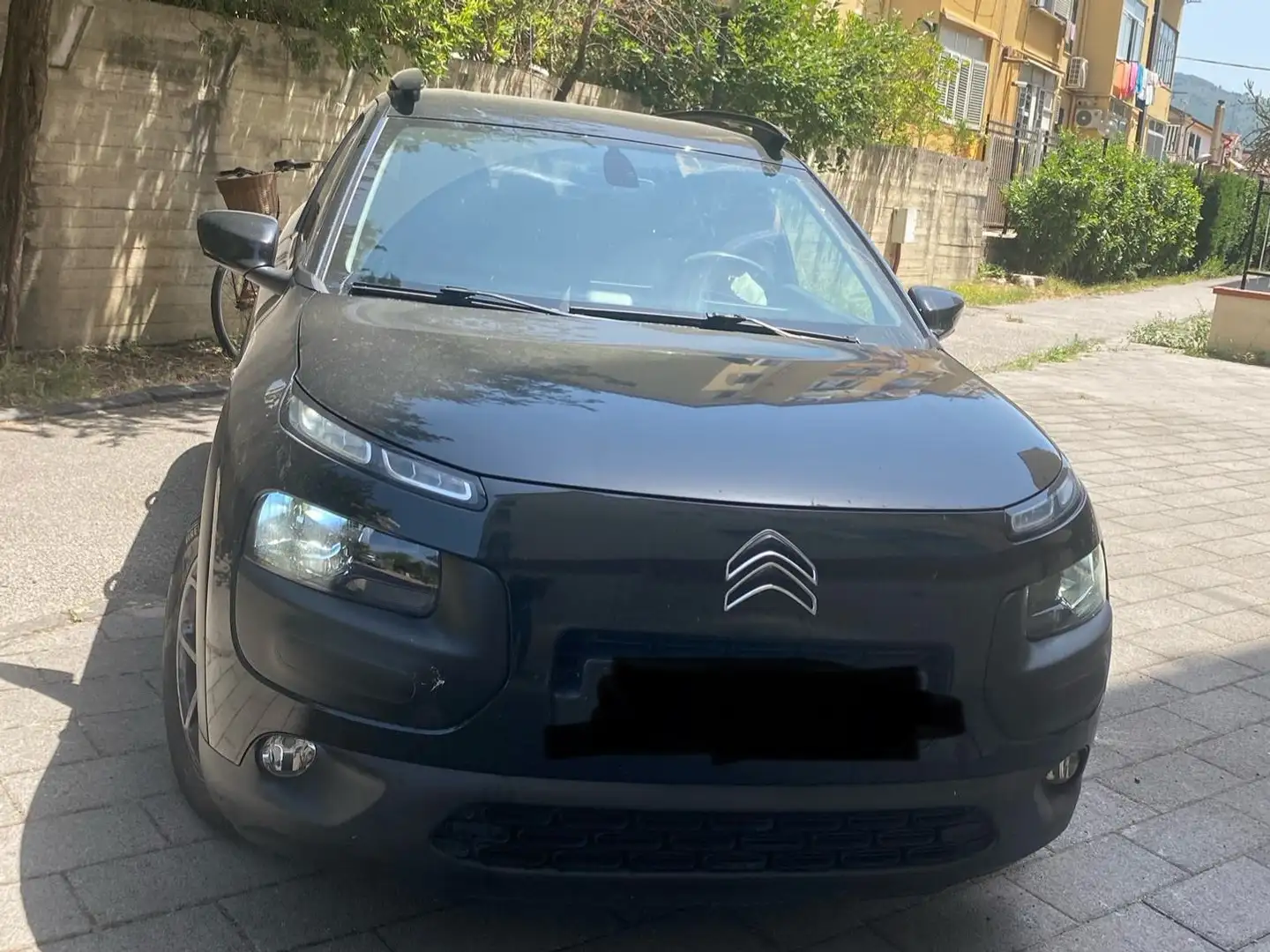 Citroen C4 Cactus 1.6 HD Czarny - 1