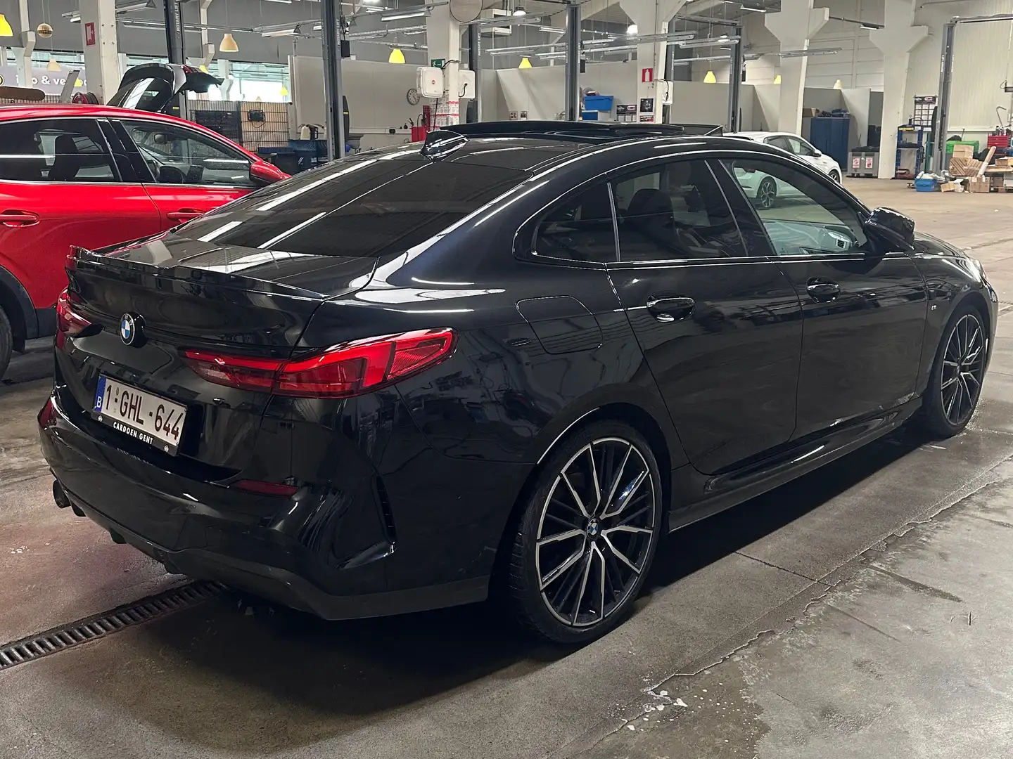 BMW 218 Sport Zwart - 2