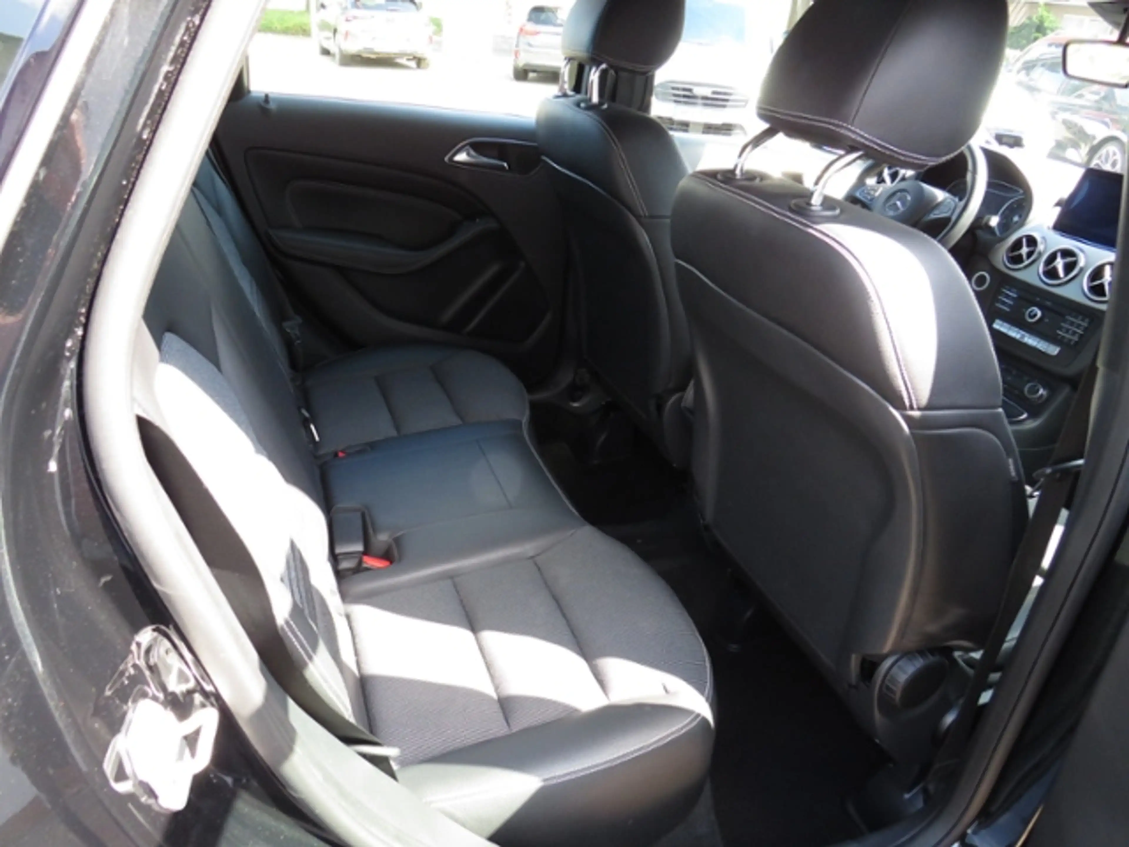 Mercedes-Benz B Electric Drive -Klasse 180 (246.242) KLIMA LED NAVI ALU — photo 11