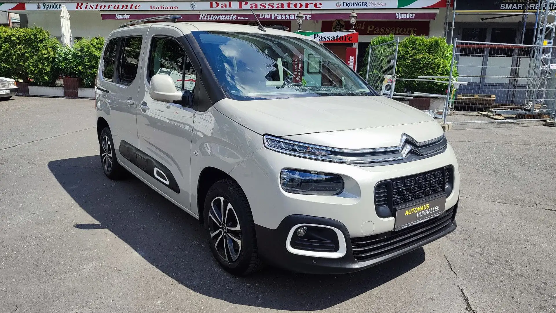 Citroen Berlingo Feel M, Autom., Klimaaut., DAB... Grau - 1