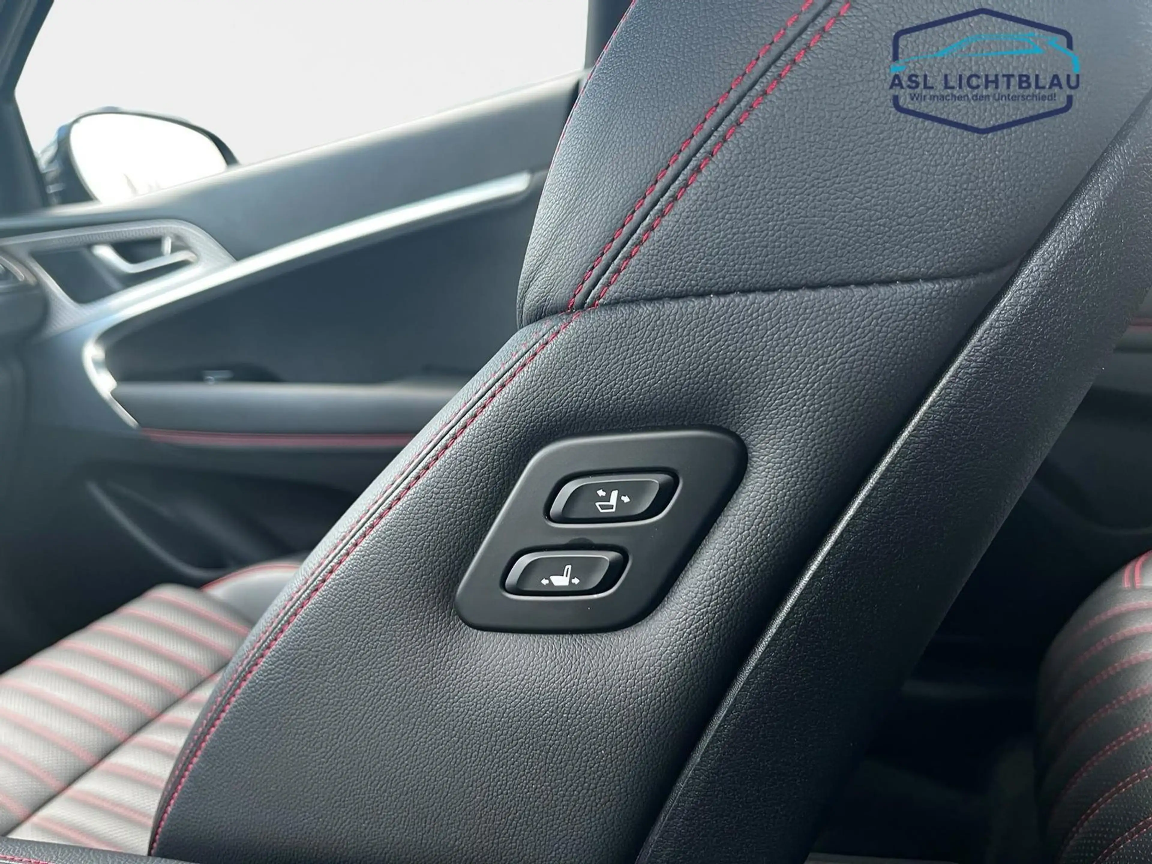 Genesis G70 Shooting Brake 2.2 D Luxur G70 Shooting Brake 2.2D RWD — photo 15