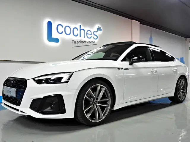 Audi A5 view 4