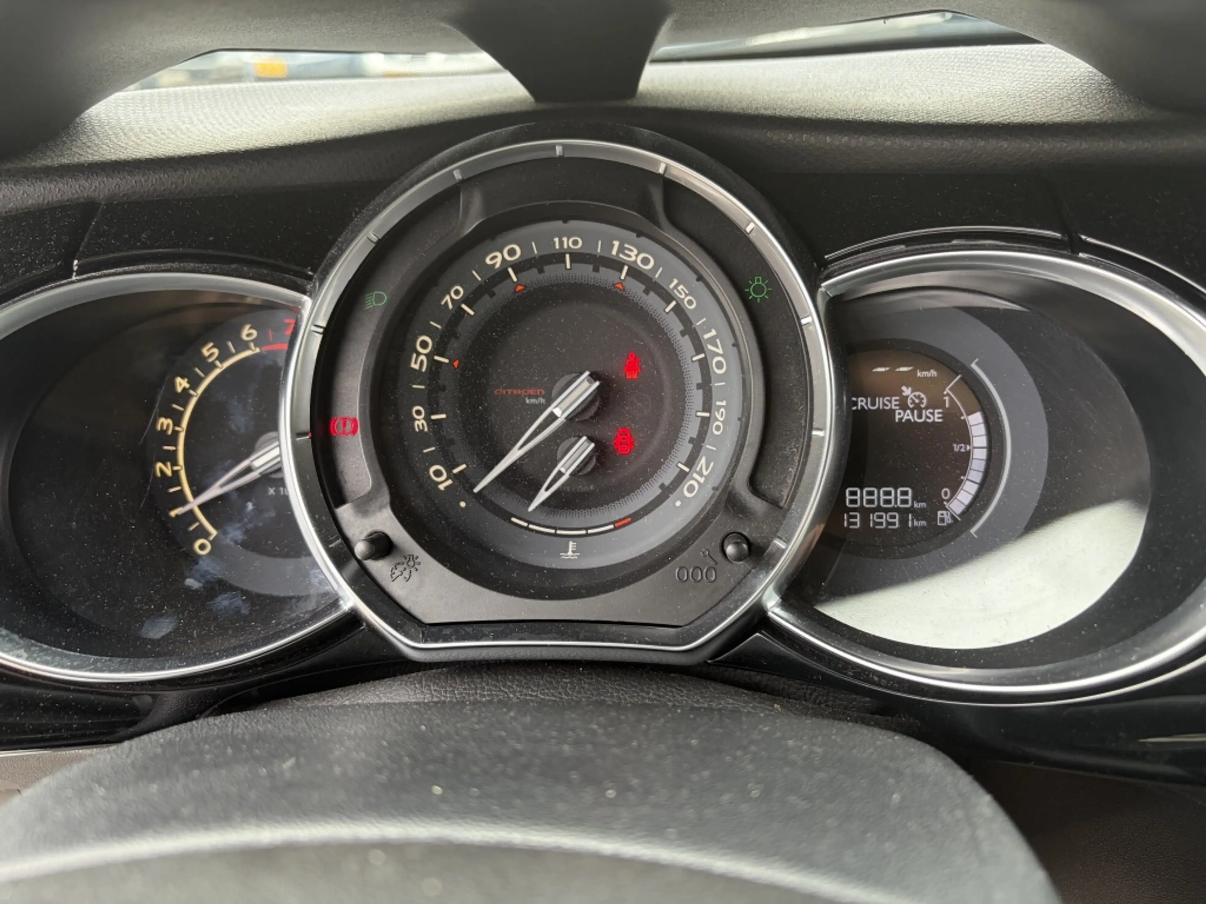 Citroen DS3 Cabrio 1.6 VTi So Chic — photo 9