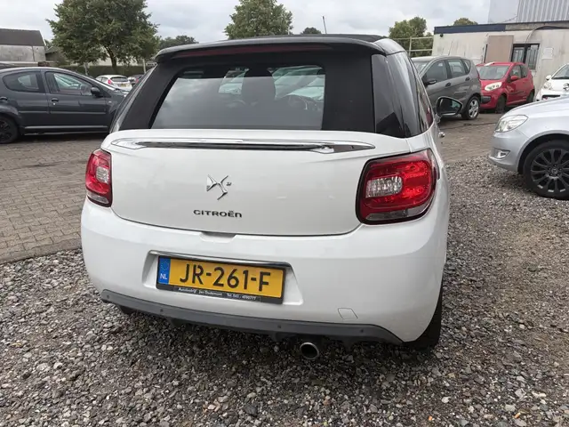 Citroen DS3 view 4