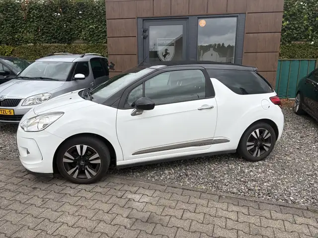 Citroen DS3 view 3