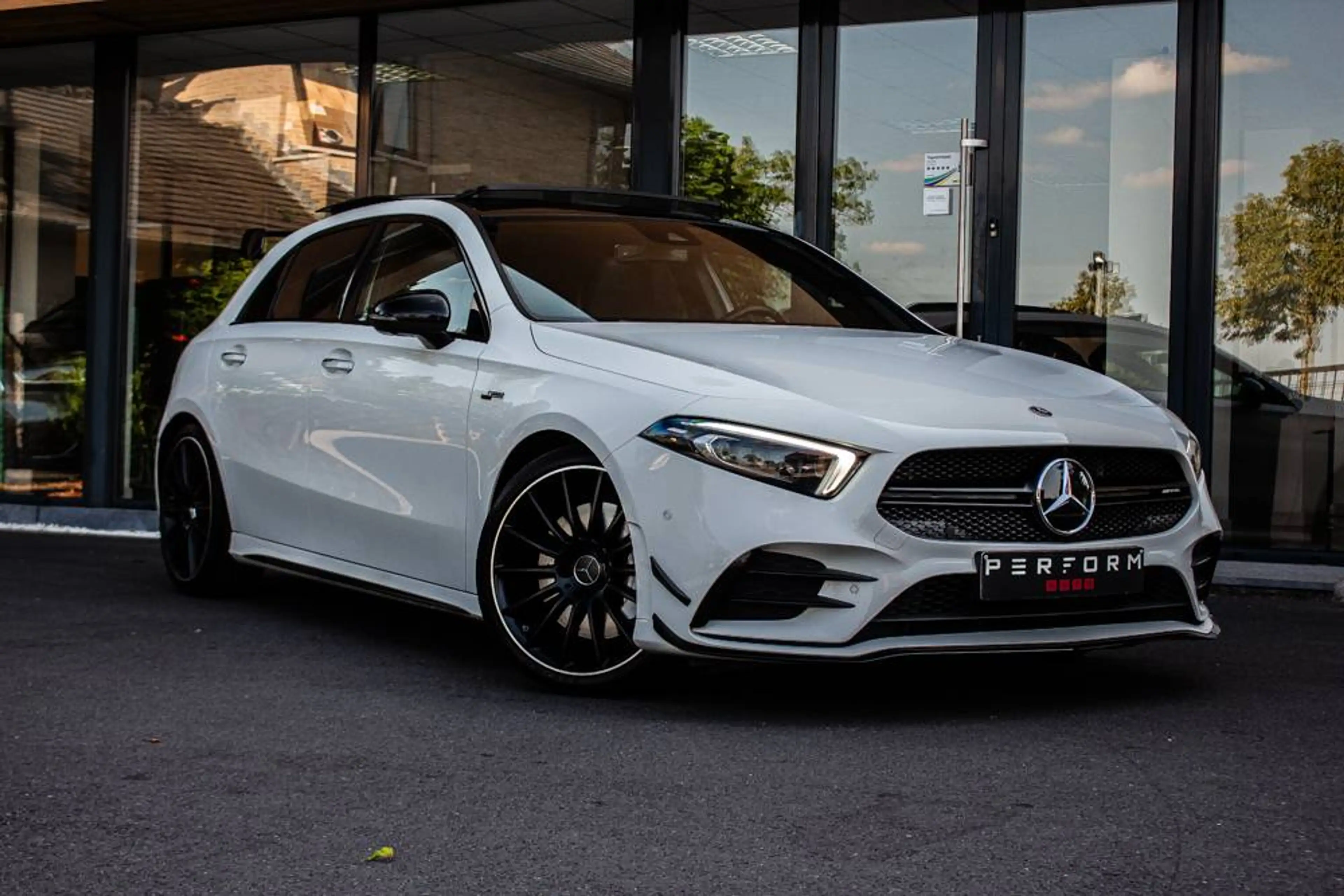 Mercedes-Benz A 35 AMG A 35 AMG 4-Matic *KEYLESS*SFEERLICHT*PANO* — photo 4