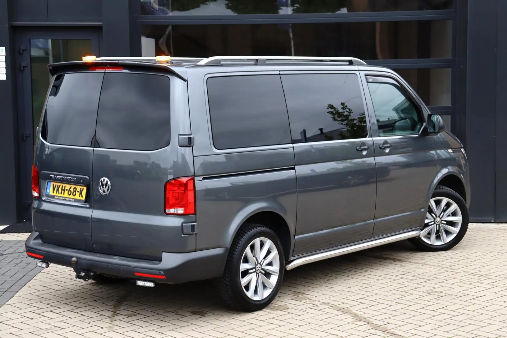Volkswagen Transporter 2.0 TDI L1H1 26 Economy Business | NAP | Camera | Grijs - 2