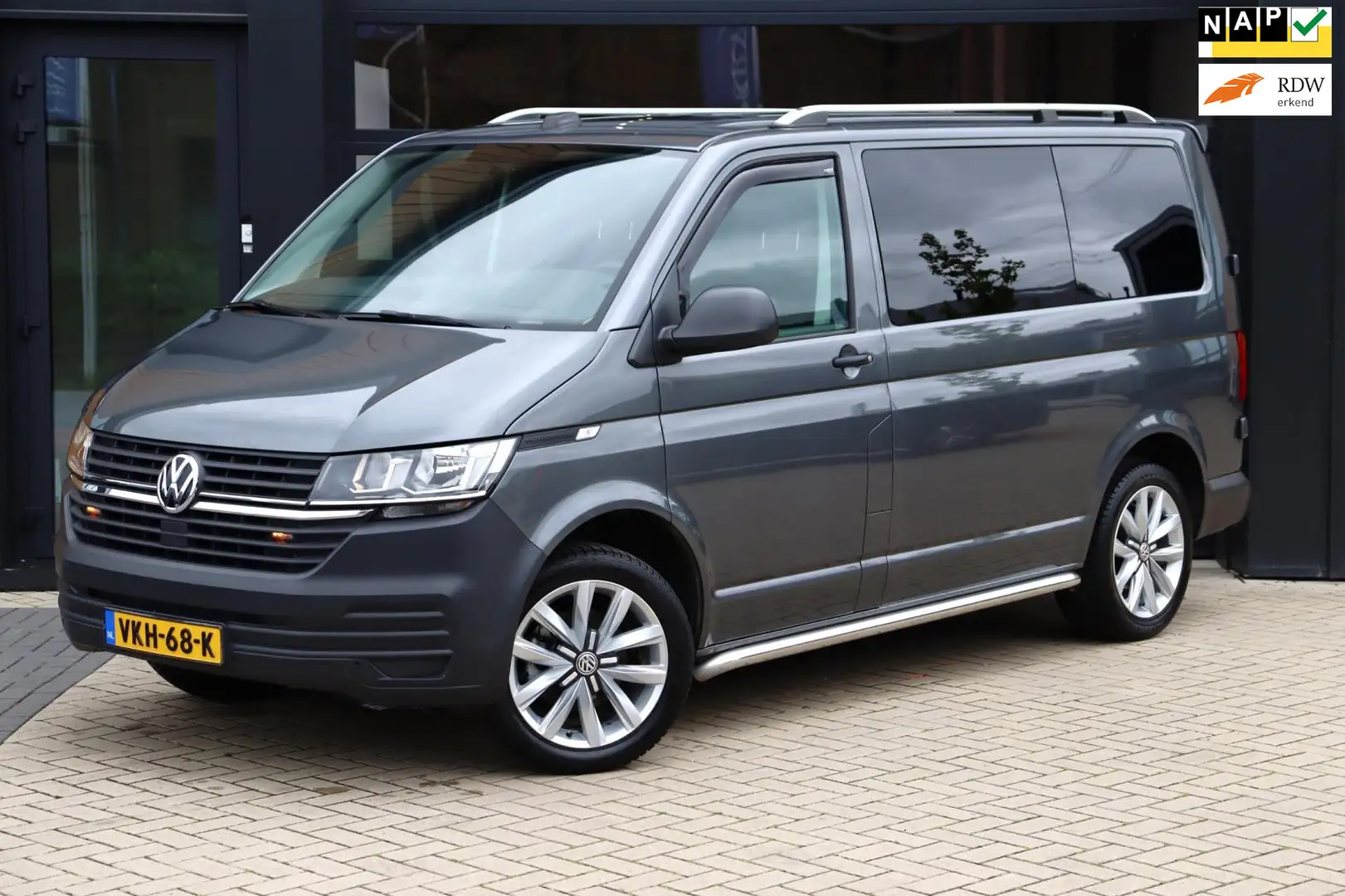 Volkswagen Transporter 2.0 TDI L1H1 26 Economy Business | NAP | Camera | Grijs - 1