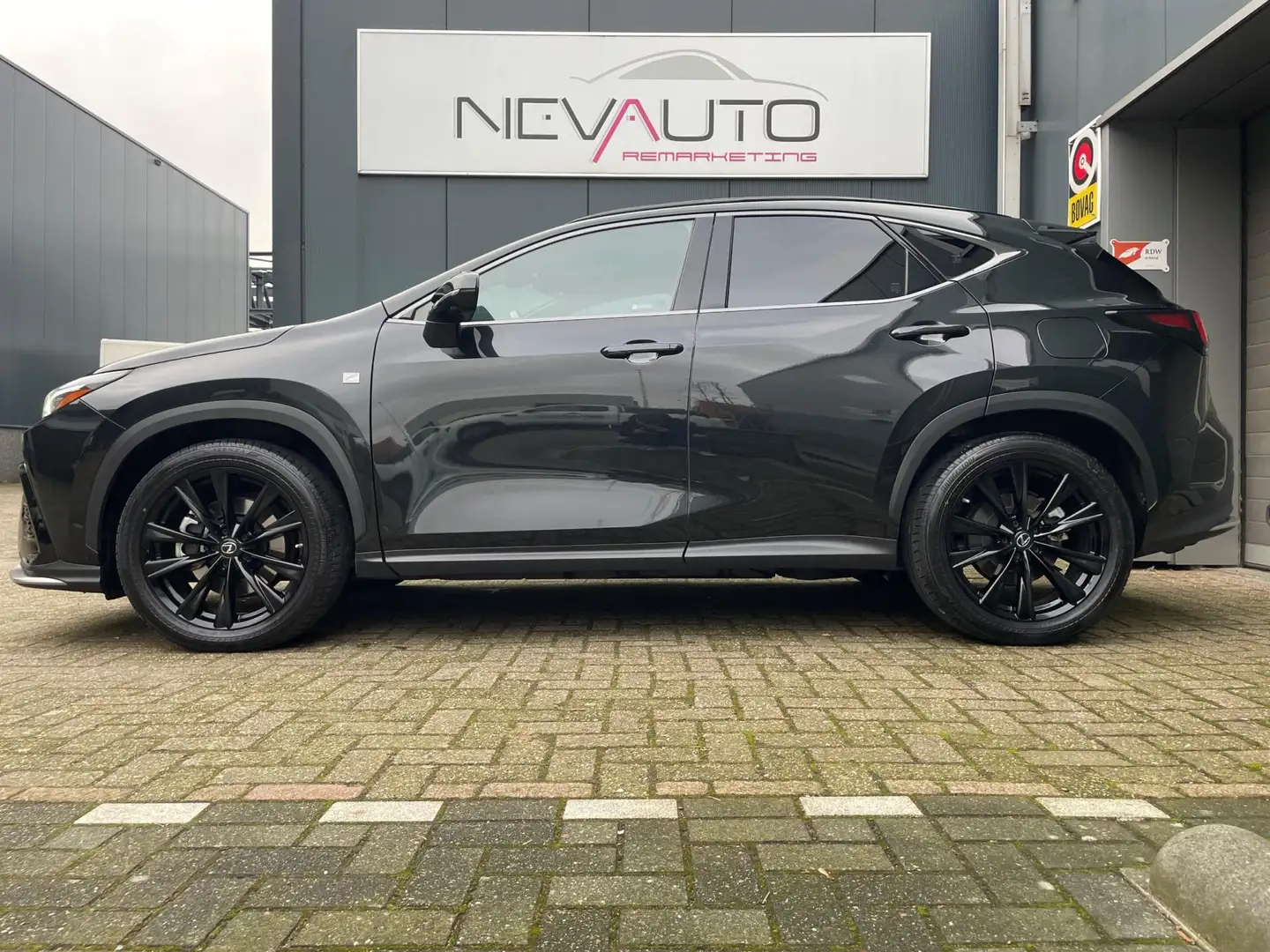Lexus NX 450h+ 309PK AWD F Sport Line SCHUIFDAK HUD Zwart - 2