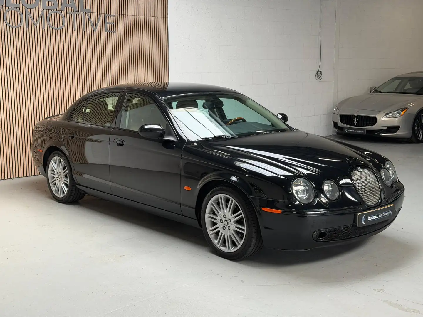 Jaguar S-Type 4.2 V8 Executive - LEDER - NAVI - TELEFOON - STOEL Schwarz - 2
