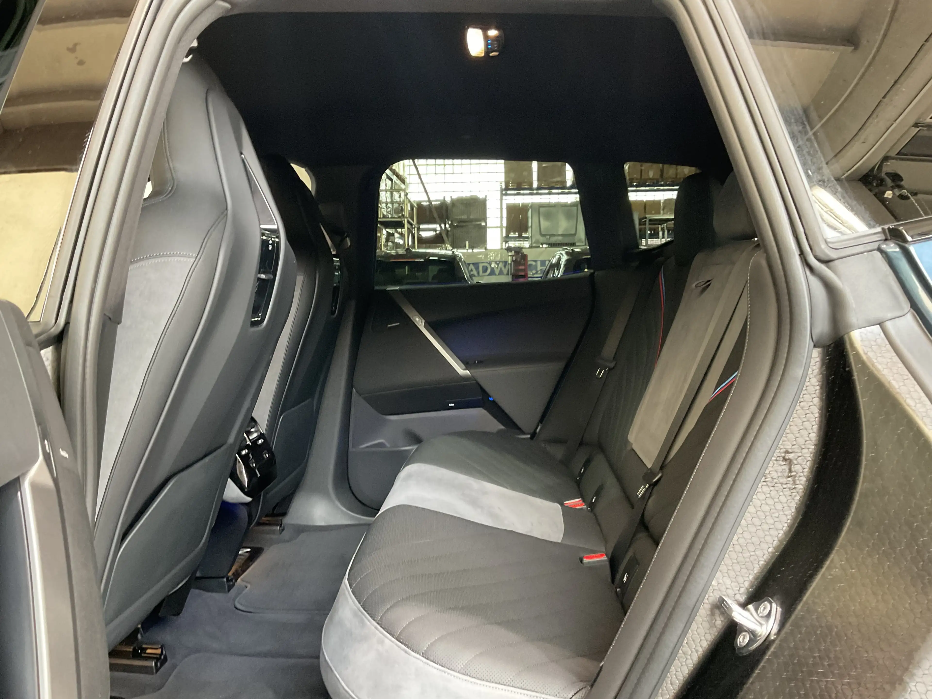 BMW iX xDrive45 M Sportpaket, Sitzbelüftung, Multifunktio — photo 9