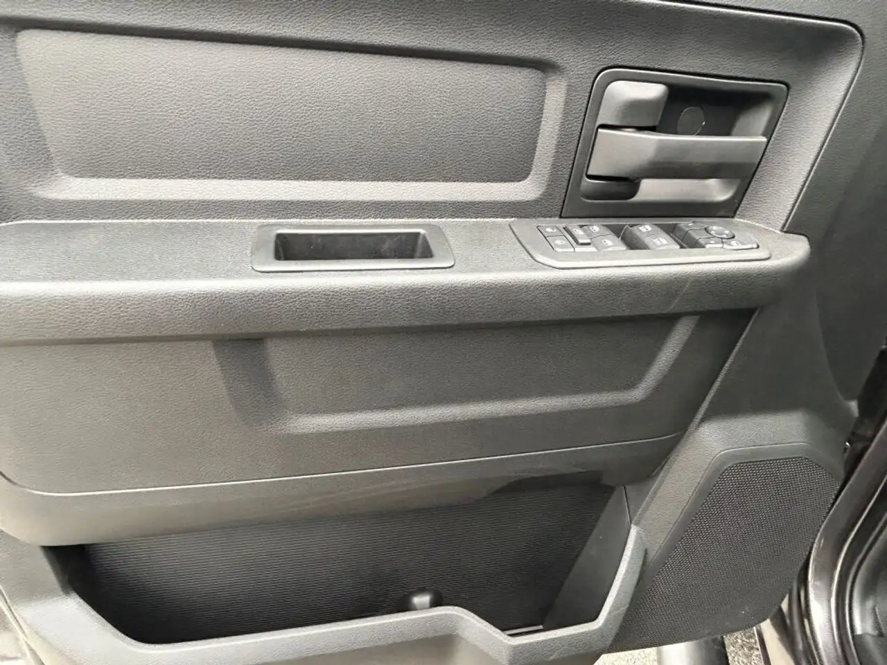 RAM 3500 снимка RAM 3500