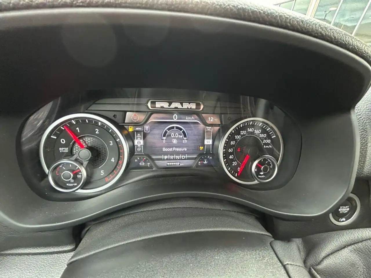 RAM 3500 снимка RAM 3500