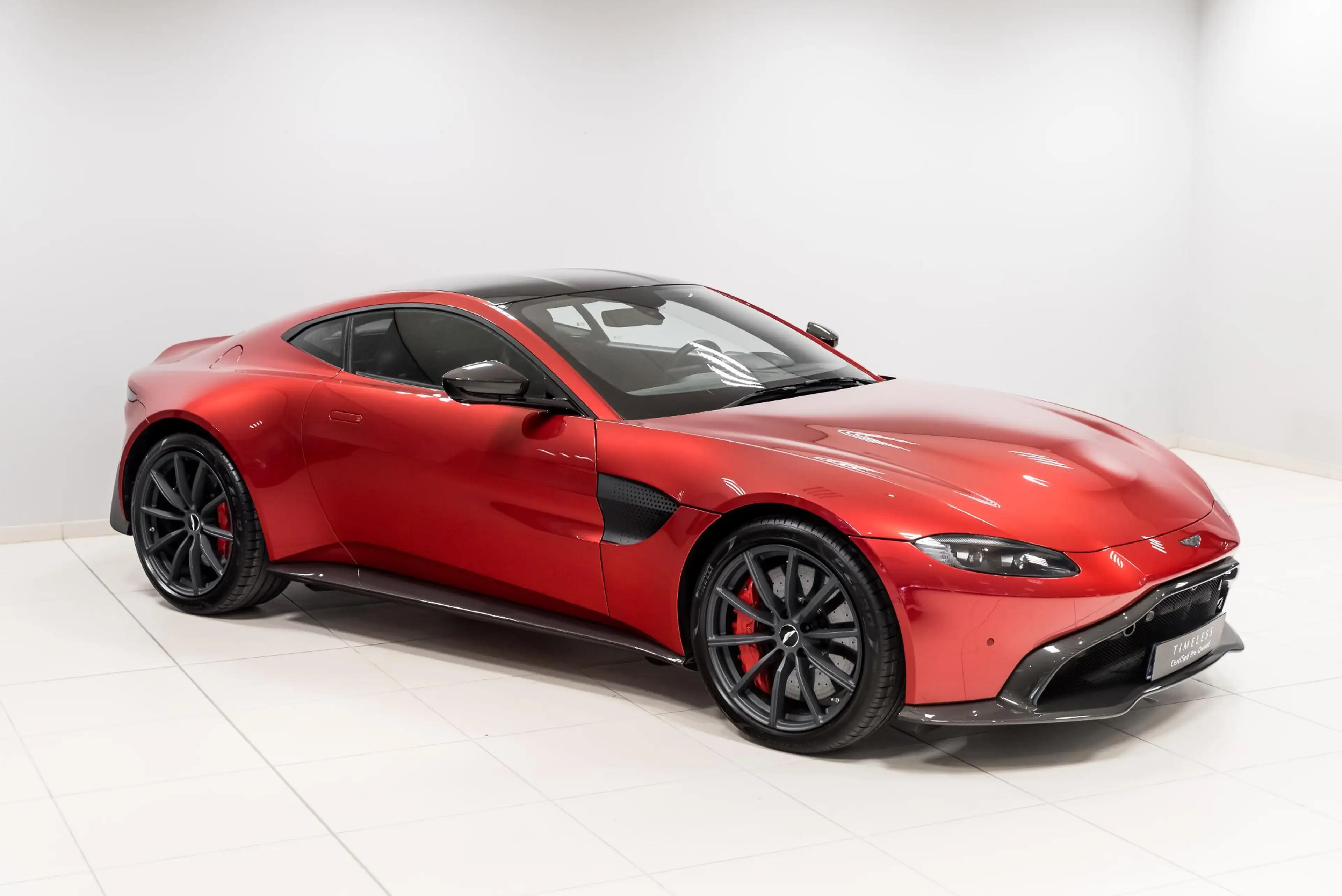 Aston Martin Vantage Coupe | Manual | Carbon Fibre Package | Incl BPM | — photo 7