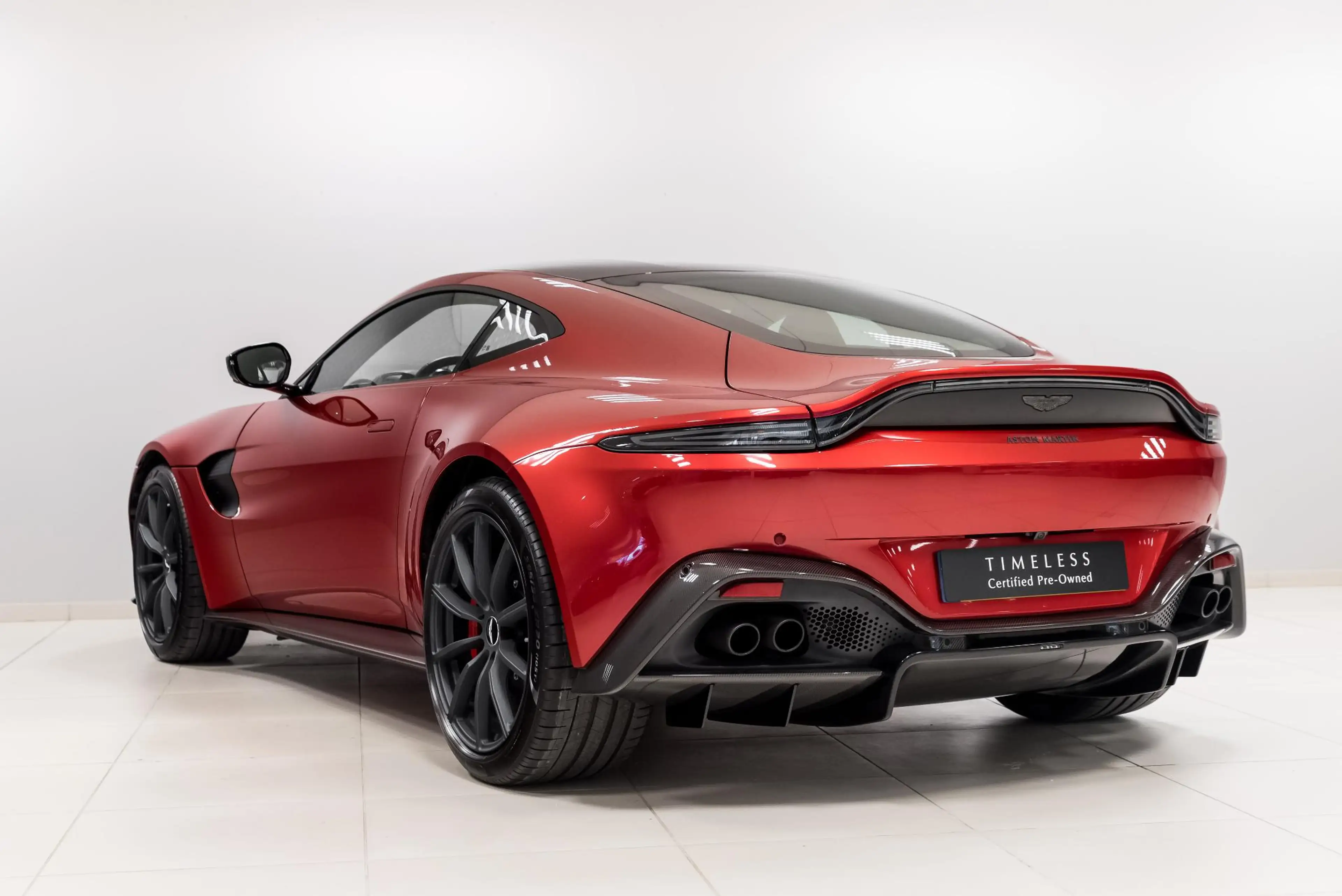 Aston Martin Vantage Coupe | Manual | Carbon Fibre Package | Incl BPM | — photo 4