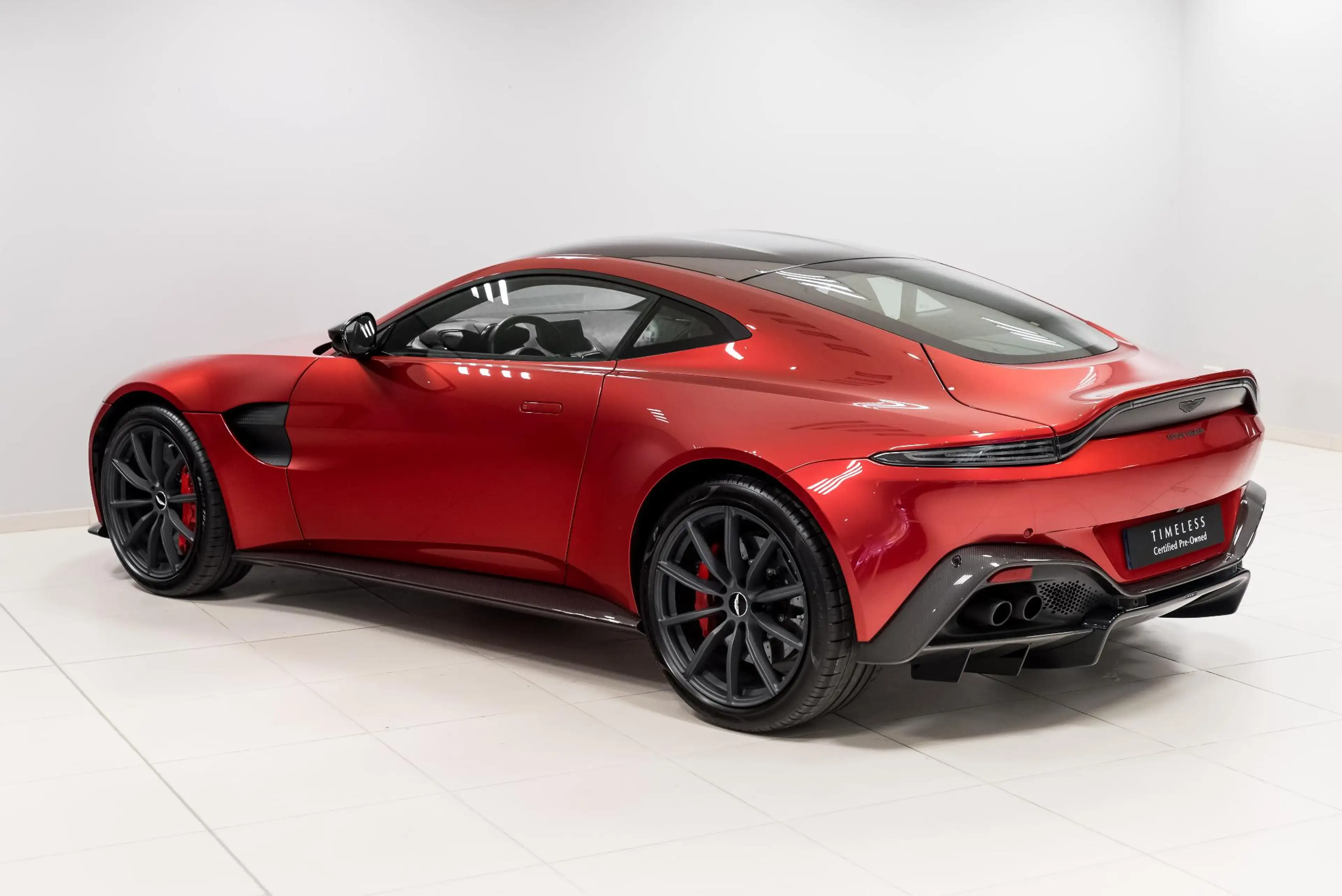 Aston Martin Vantage Coupe | Manual | Carbon Fibre Package | Incl BPM | — photo 9